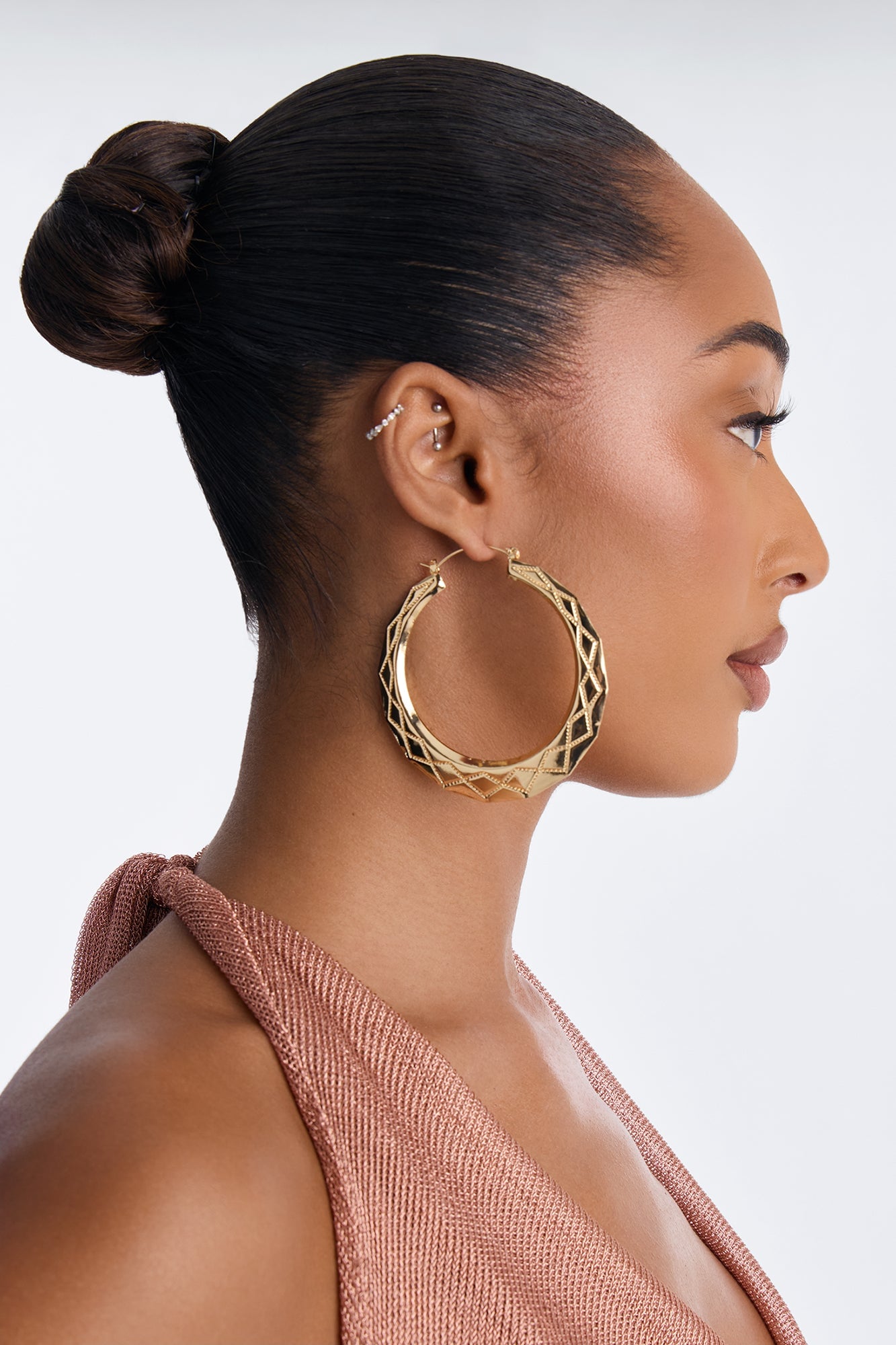 Keep It Simple Hoop Earrings - Gold image 2