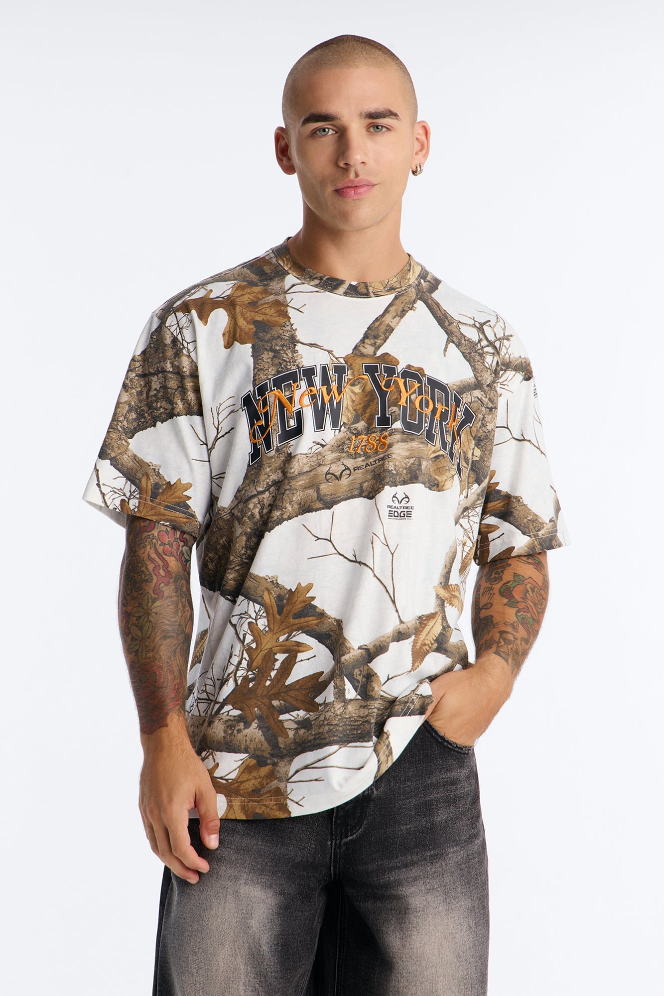 Real Tree New York Snow Embroidery Short Sleeve Tee - Camouflage image 5