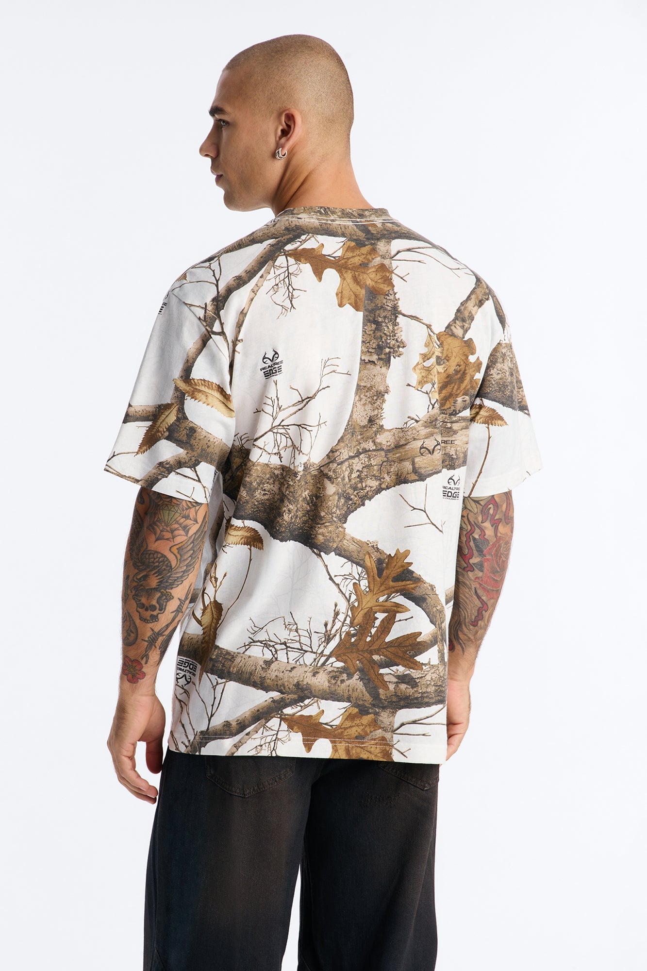 Real Tree Barbed Wire Heart Short Sleeve Tee - Camouflage image 8