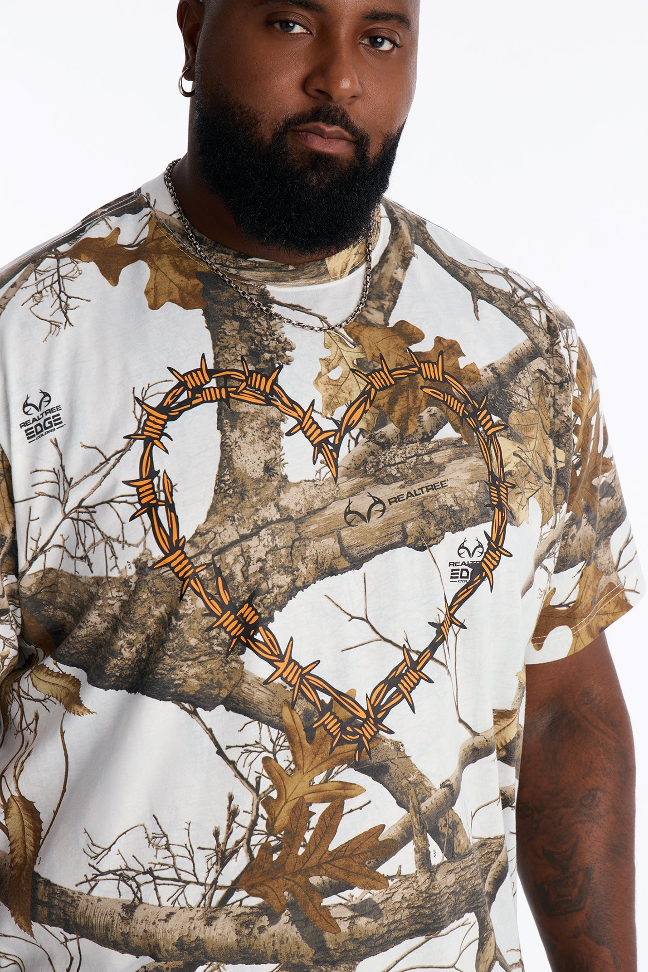 Real Tree Barbed Wire Heart Short Sleeve Tee - Camouflage image 3