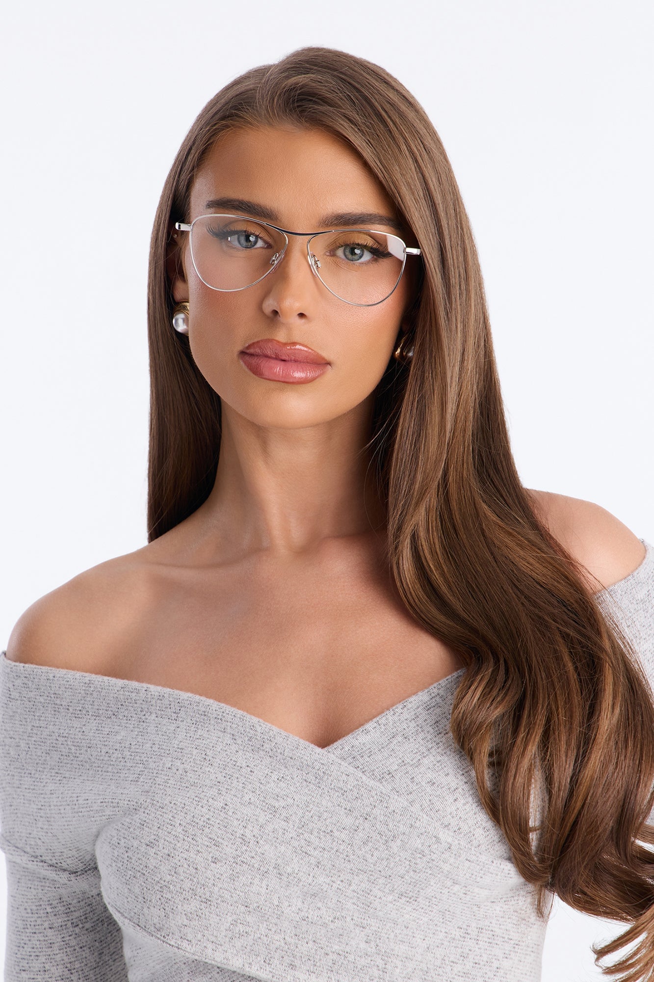 Model Off Duty Glasses - Clear image 4