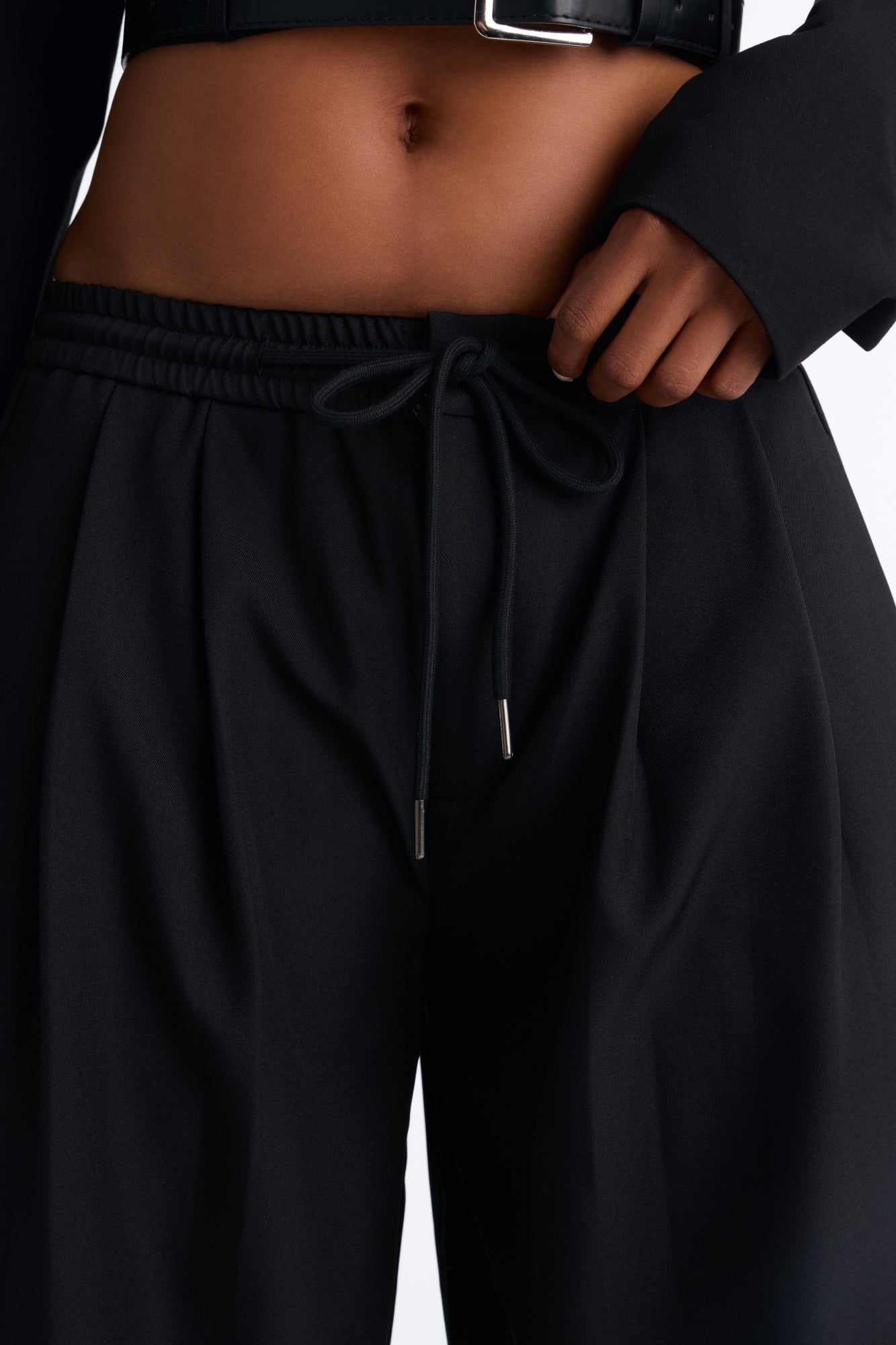 Heidi High Rise Wide Leg Pleated Drawstring Trouser - Black image 7