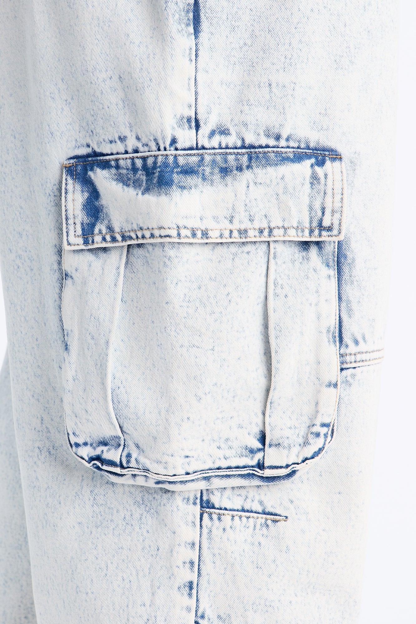Micah Baggy Moto Jeans - Light Wash image 5