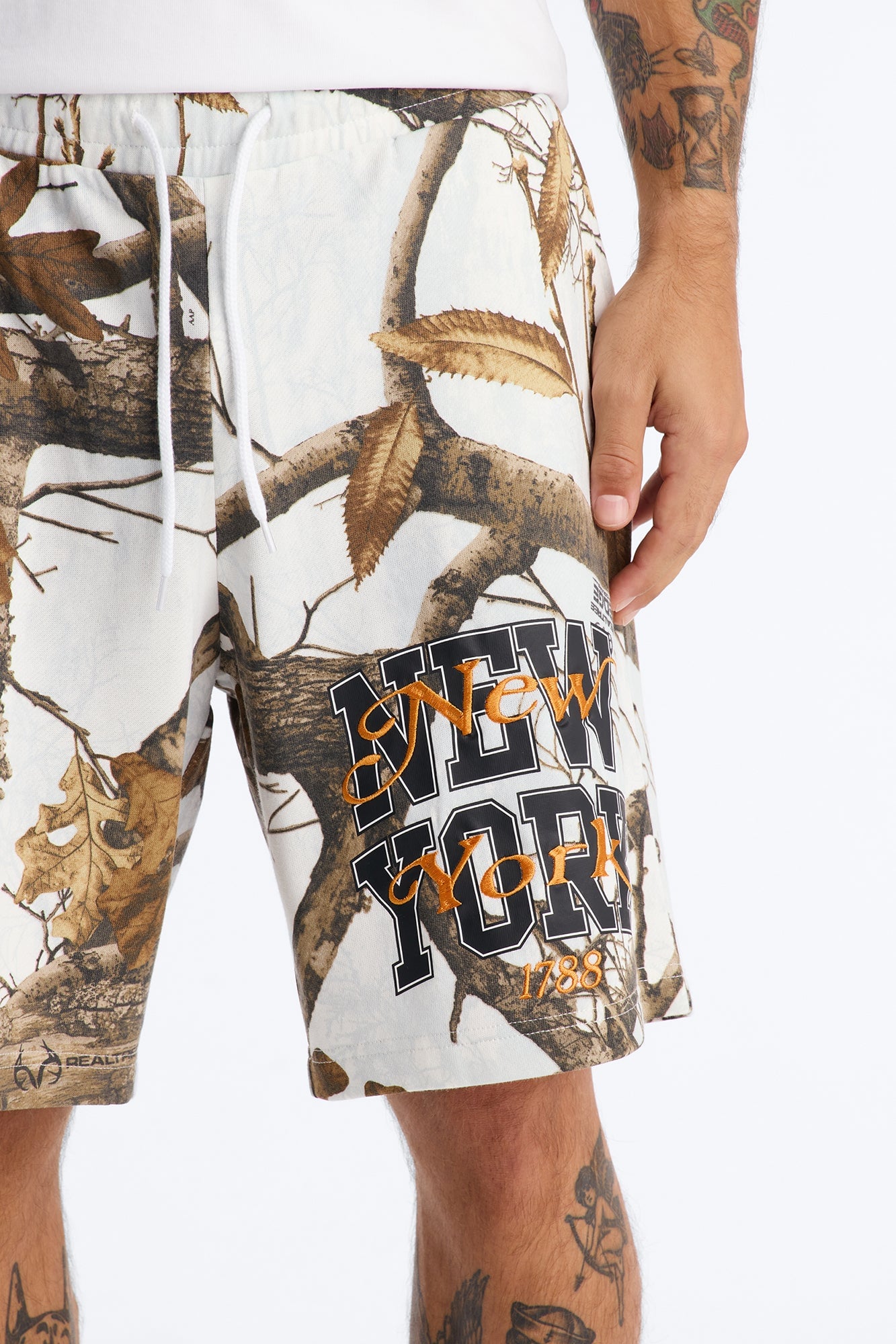 Real Tree New York Snow Embroidery Sweatshort - Camouflage image 7