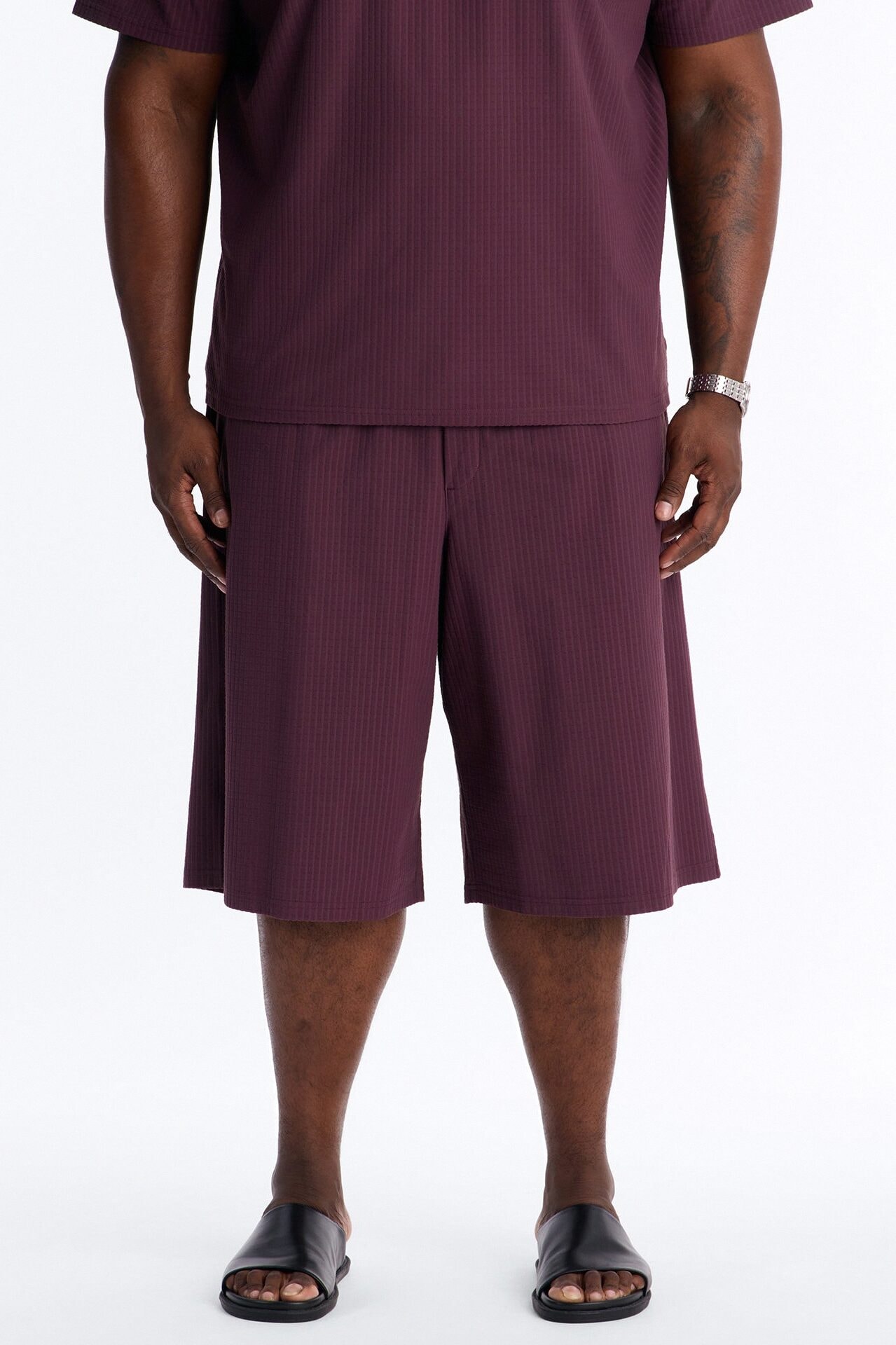Terrance Textured Relaxed Short - Wine image 1