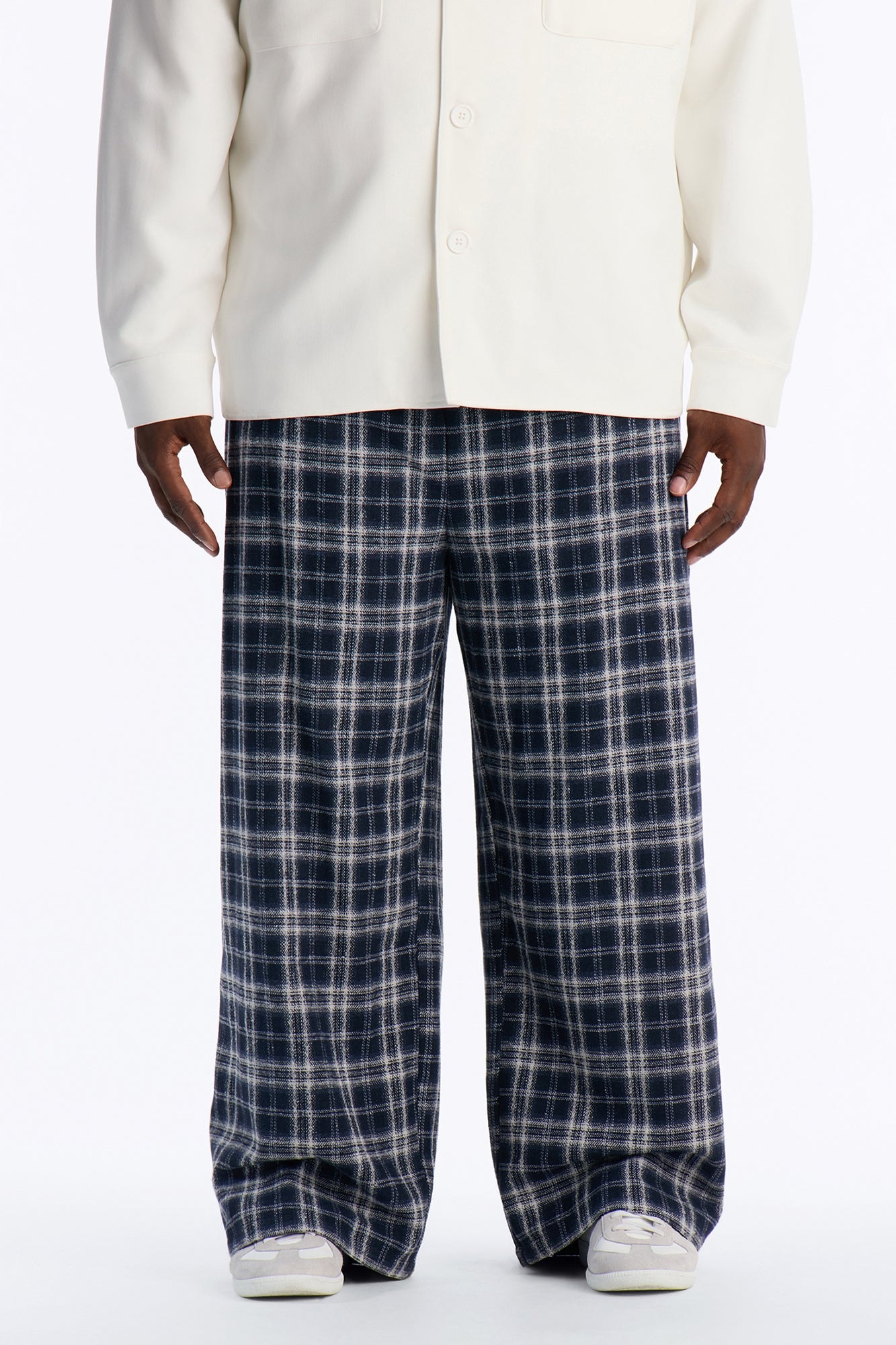 Lazy Plaid Baggy Pant - Navy/combo alternate