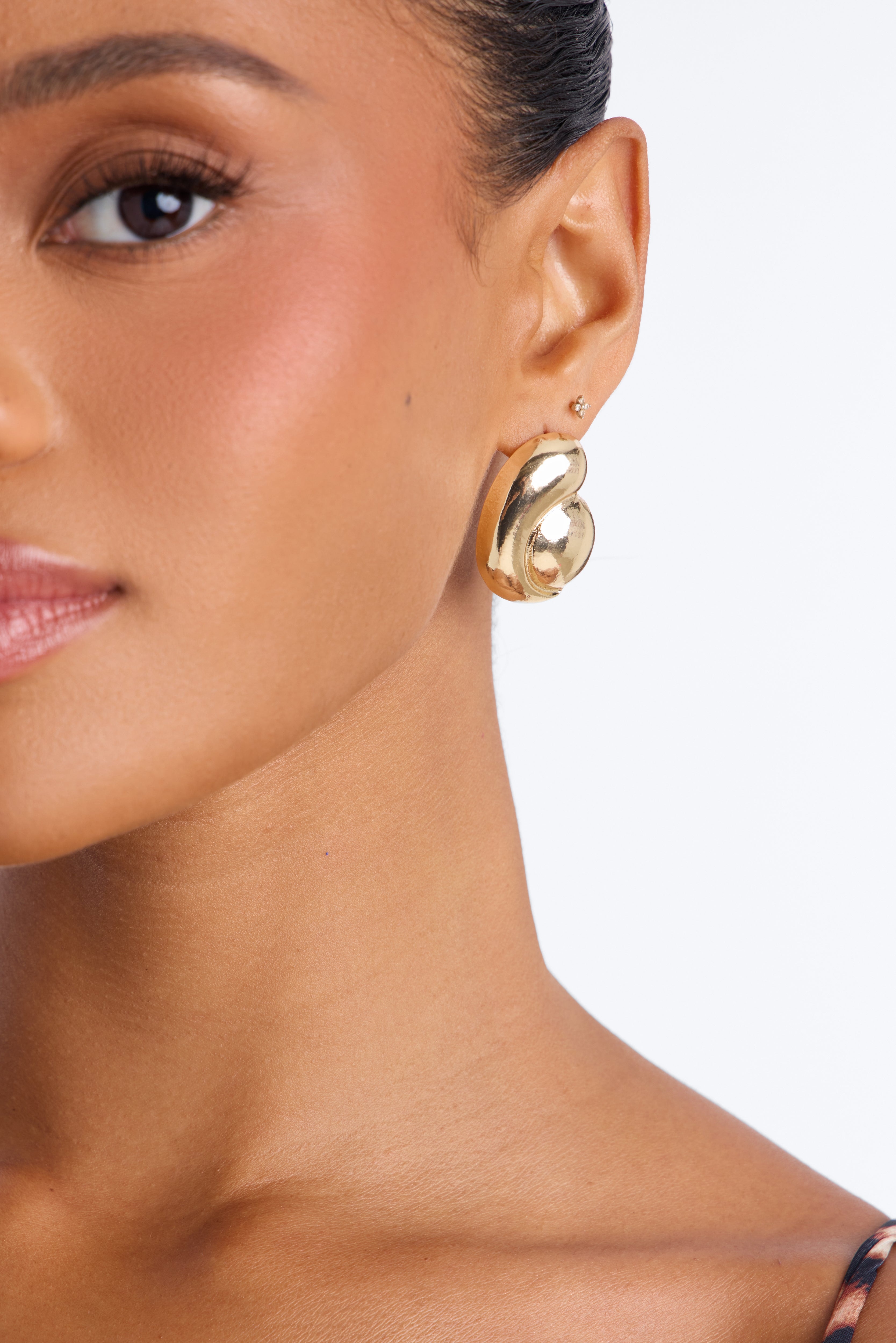 Always On My Mind Stud Earrings - Gold image 1