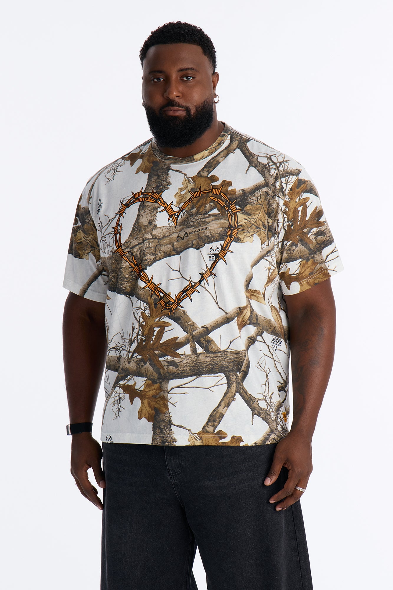 Real Tree Barbed Wire Heart Short Sleeve Tee - Camouflage image 1