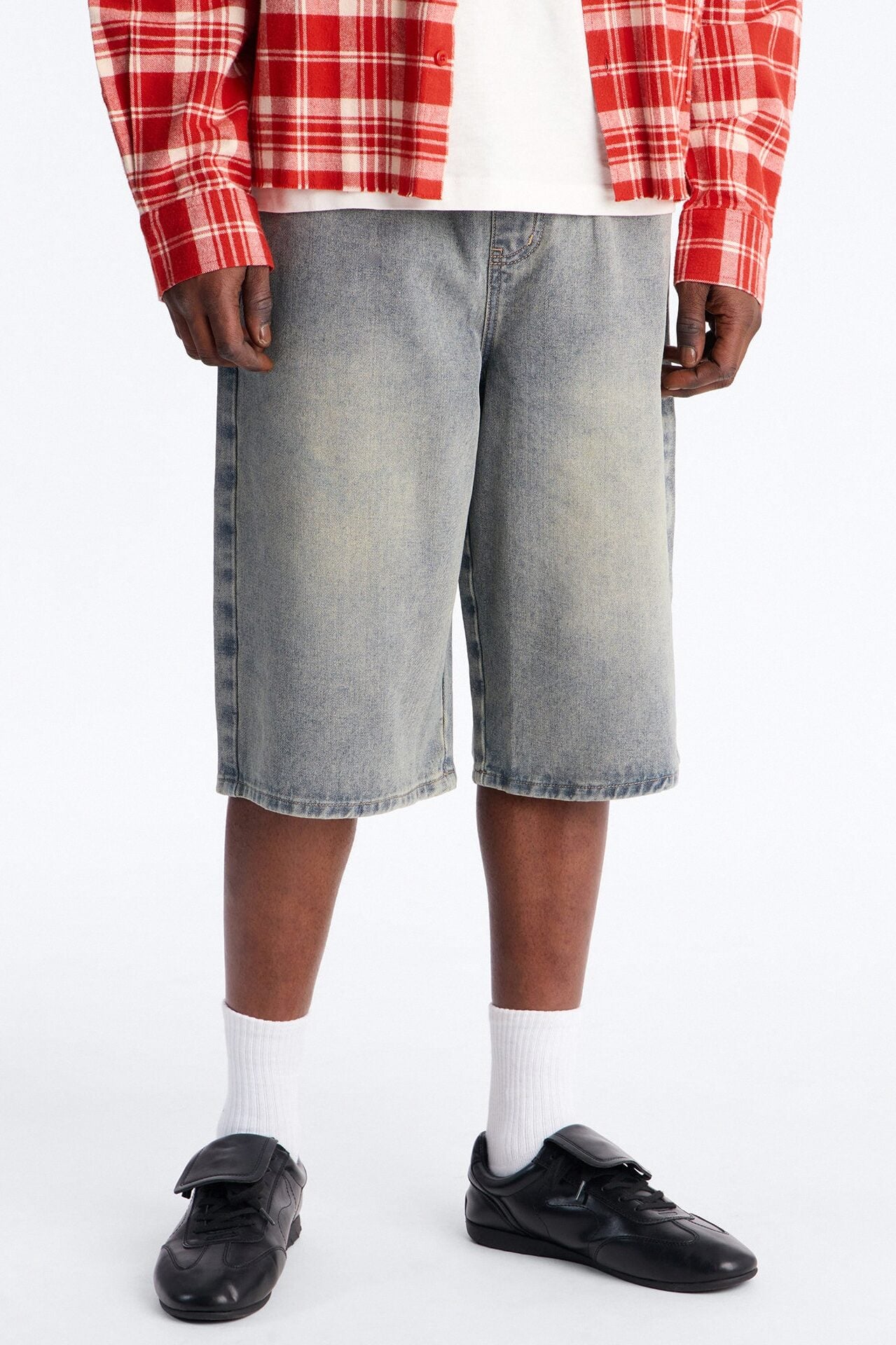 Baggy E Waist Hangtime Denim Short - Vintage Wash image 1