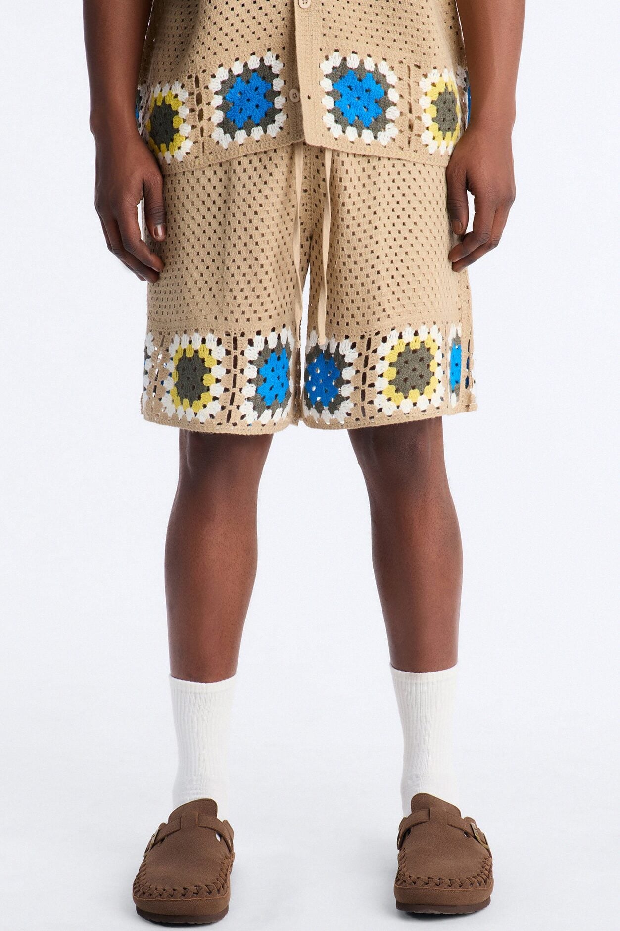 Relaxed Daisy Daze Crochet Short - Tan image 1