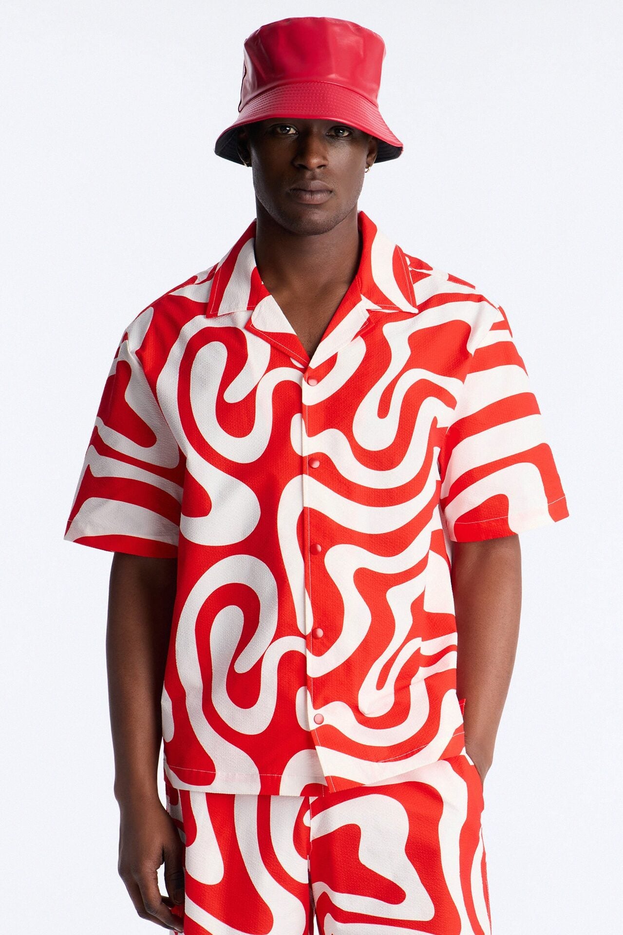Relaxed Groovy Abstract Printed Seersucker Cuban Collar Button Up Shirt - Red image 1