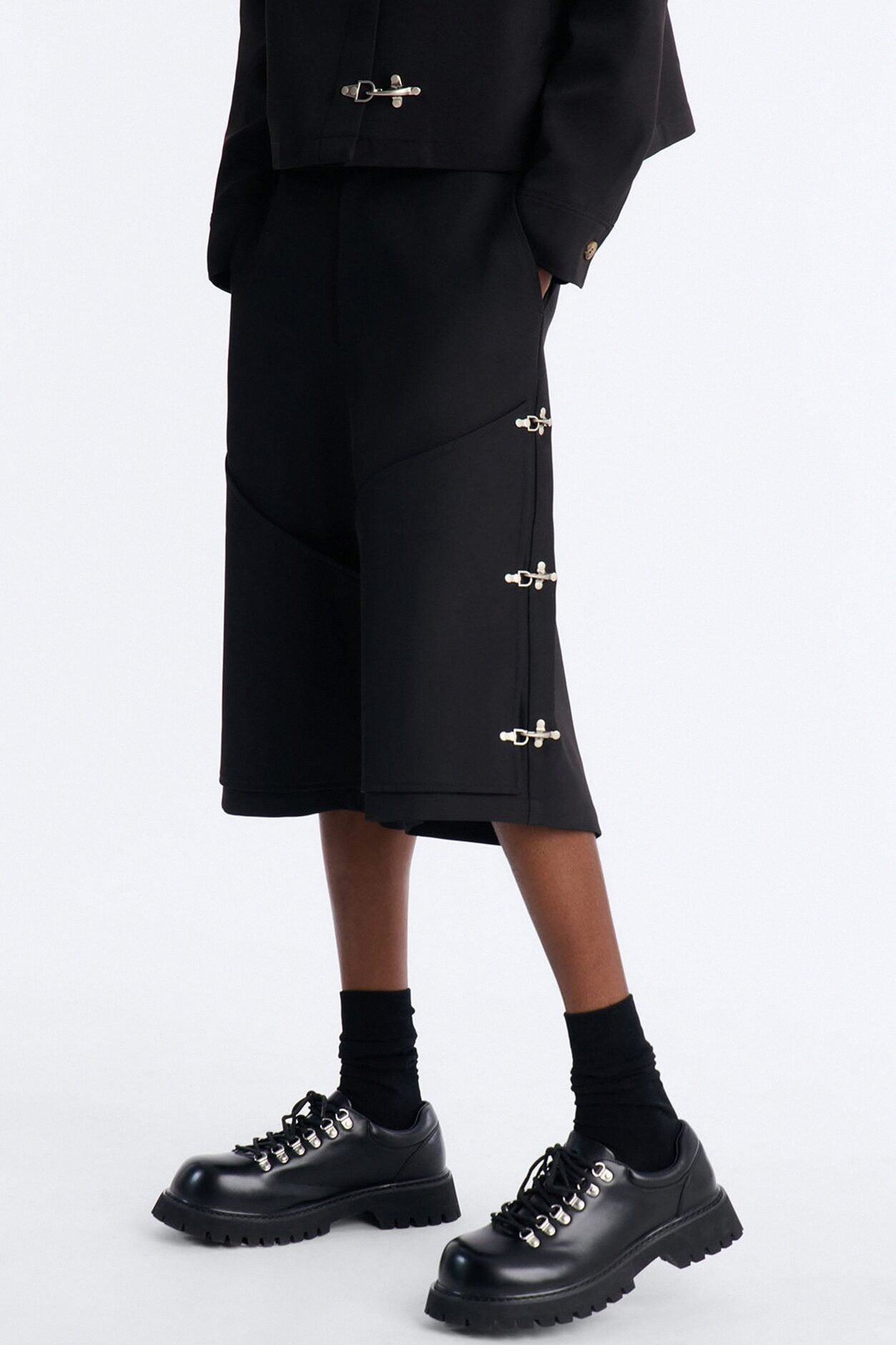 Baggy Vie Clasp Short - Black image 1
