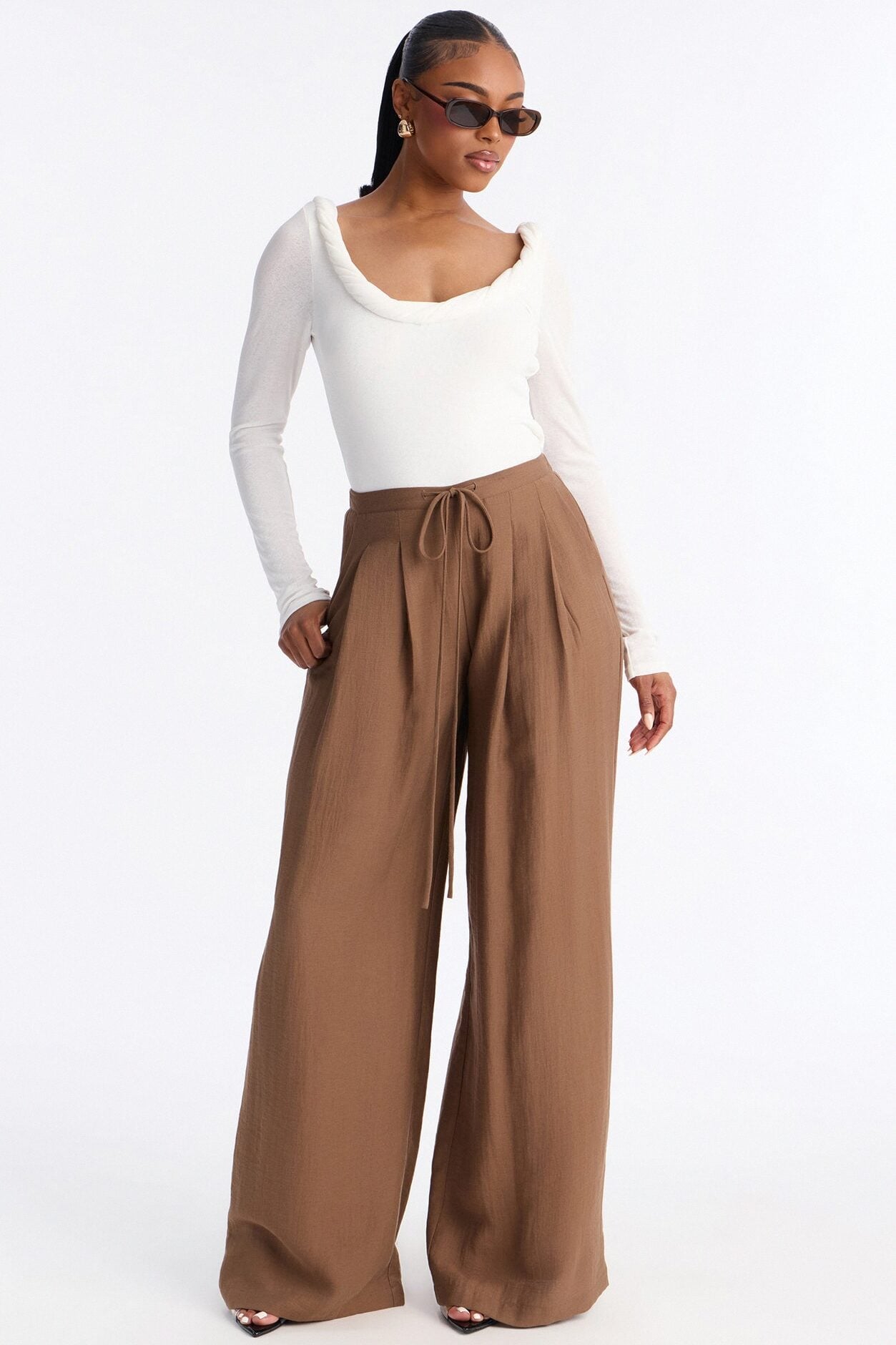 Run The City Linen Wide Leg Pants 33″ - Mocha image 1