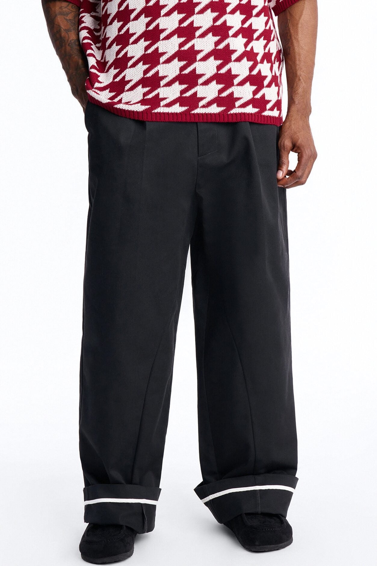 Wide Leg Max Pleat Cuffed Trouser - Black image 1