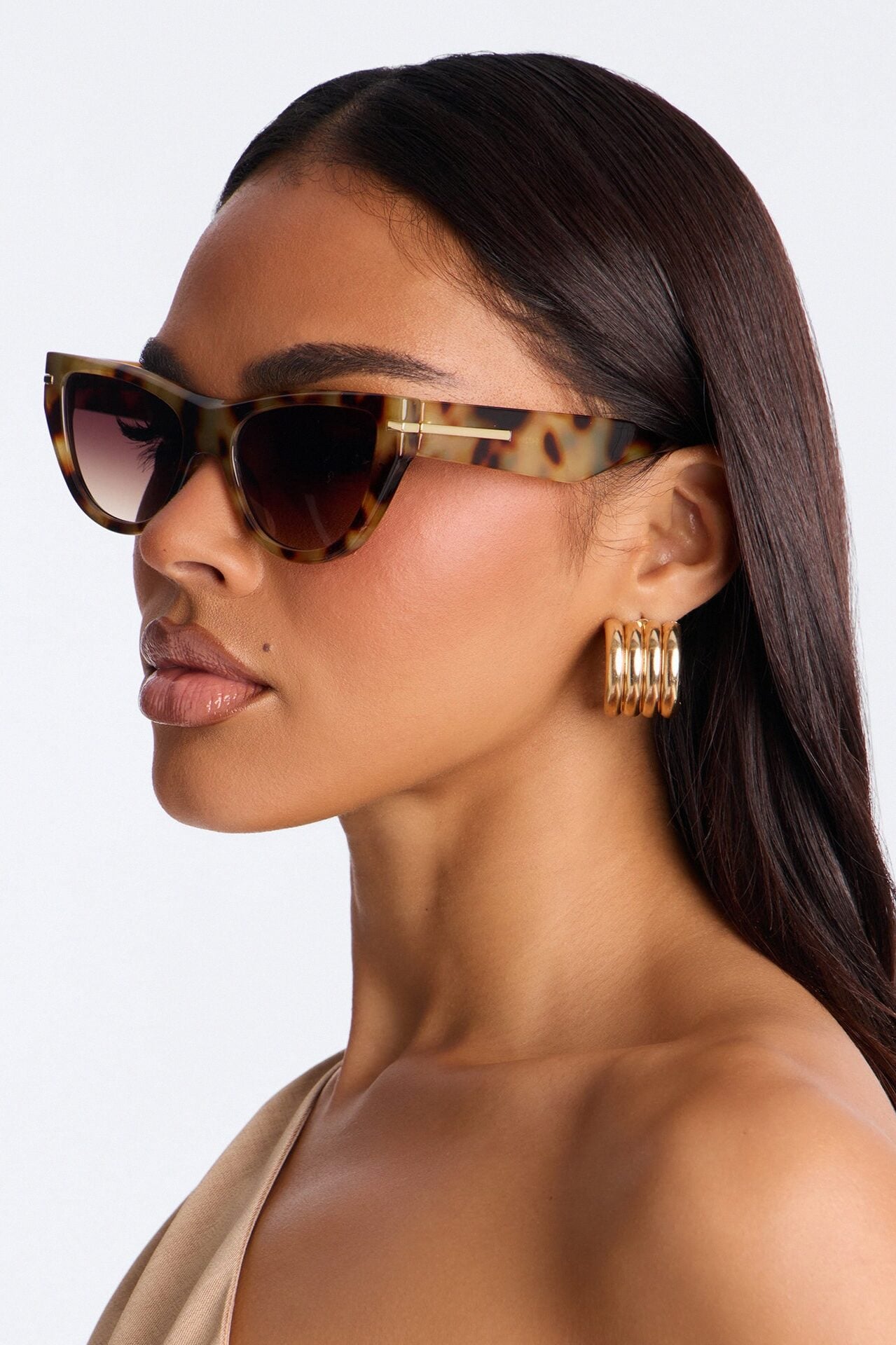 Flirt Frame Sunglasses - Tortoise image 1