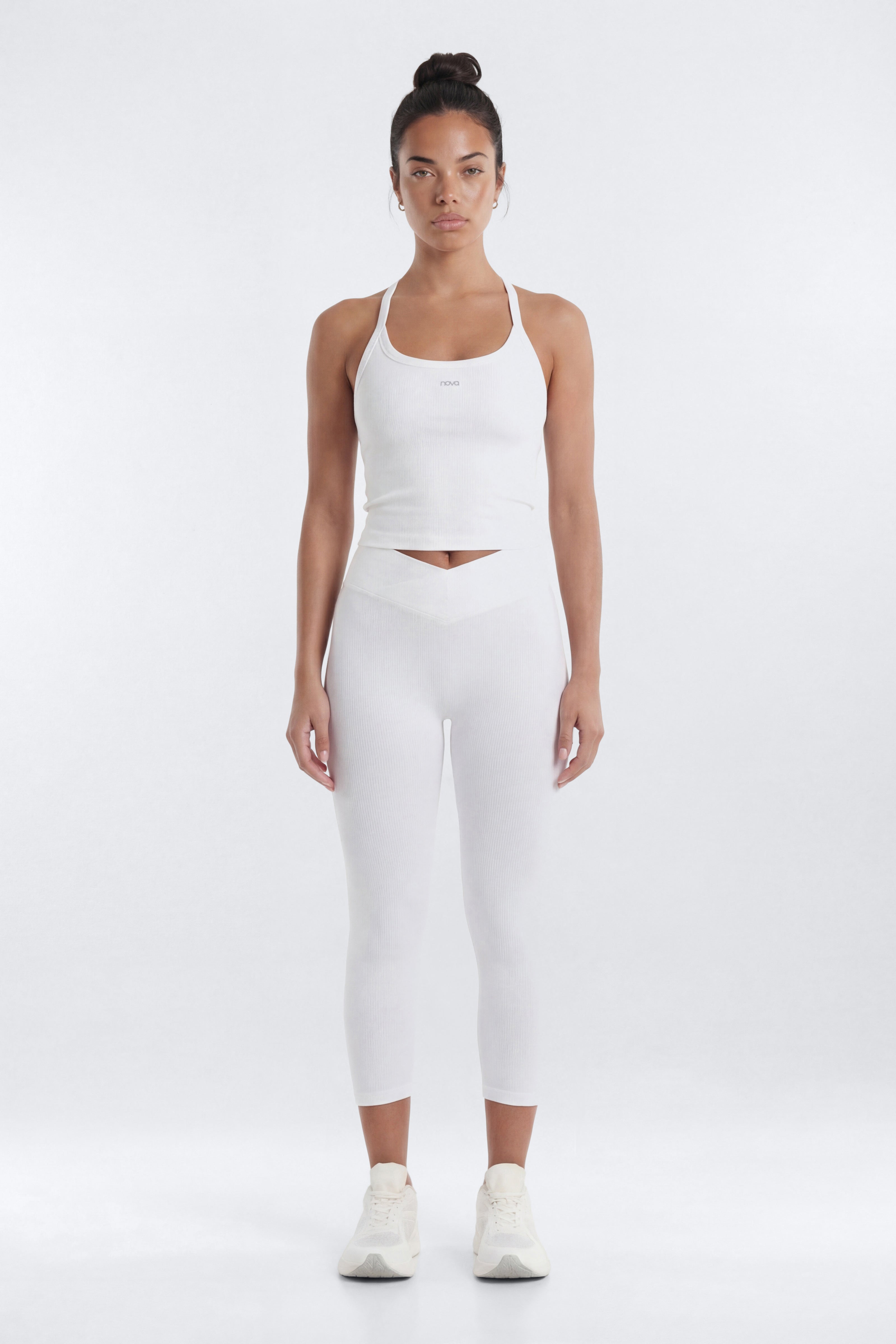 SeamlessLift™ 17″ Crossover Capri Legging - Bright White