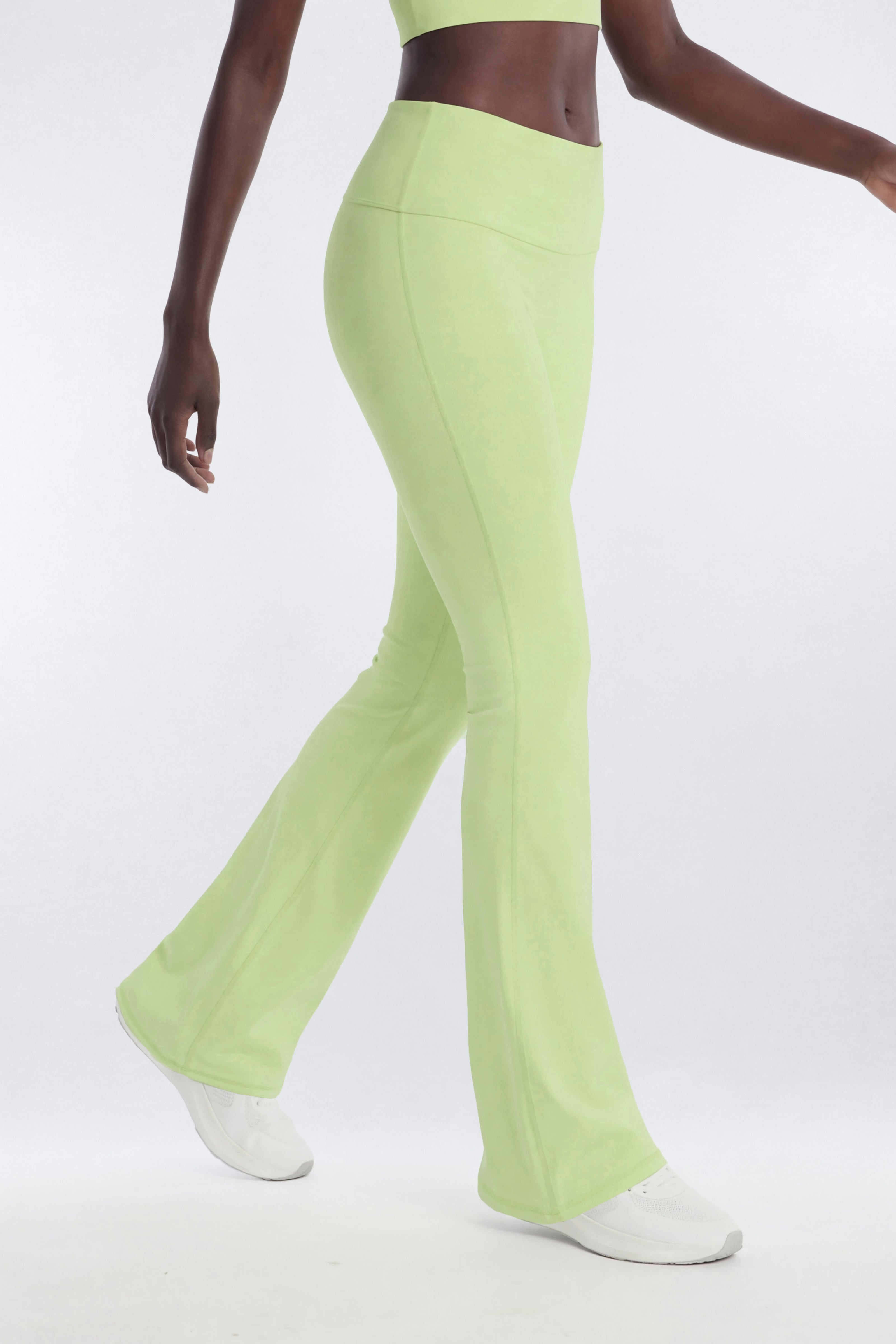 ButterSoft 33″ Low Rise Foldover Flare Legging - Pistachio