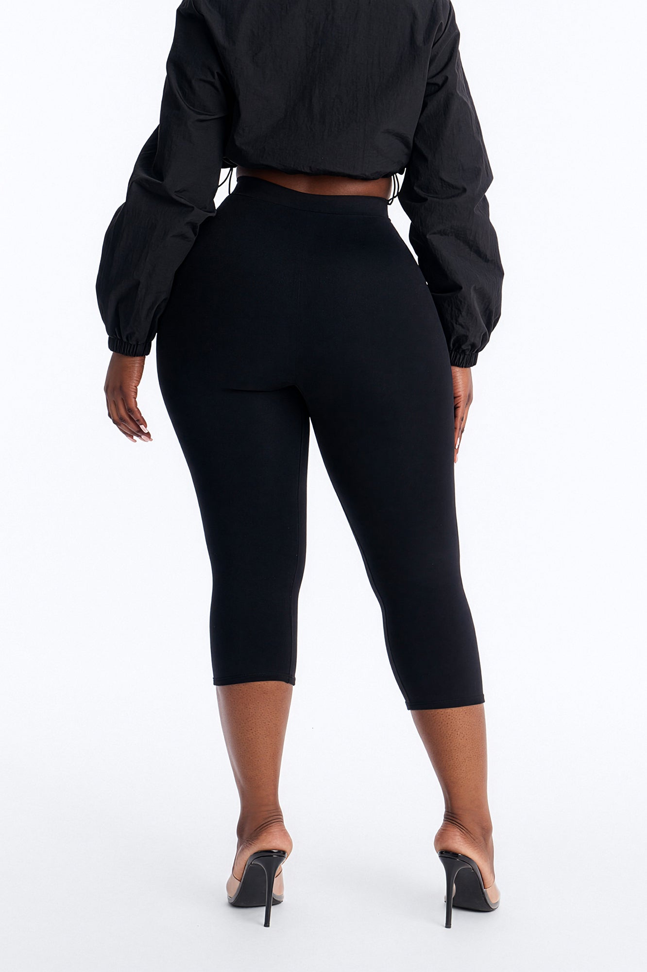 Seamless Smooth Double Lined Capri Pant - Black image 6
