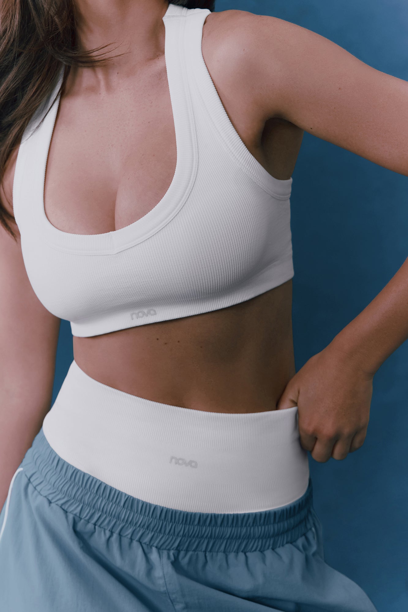 SeamlessLift™ Soft V-Front Racerback Sports Bra - Bright White