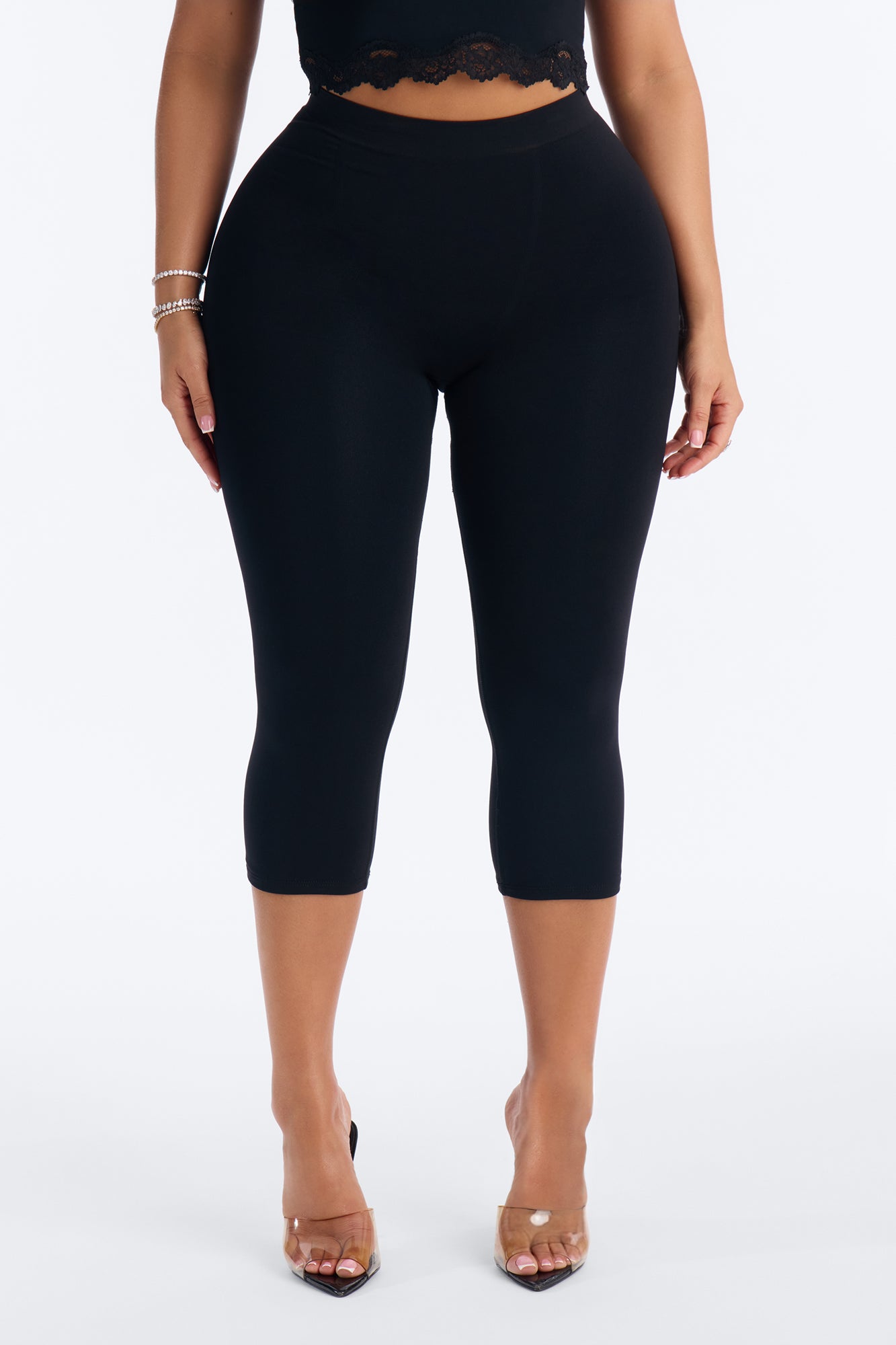 Seamless Smooth Double Lined Capri Pant - Black image 2