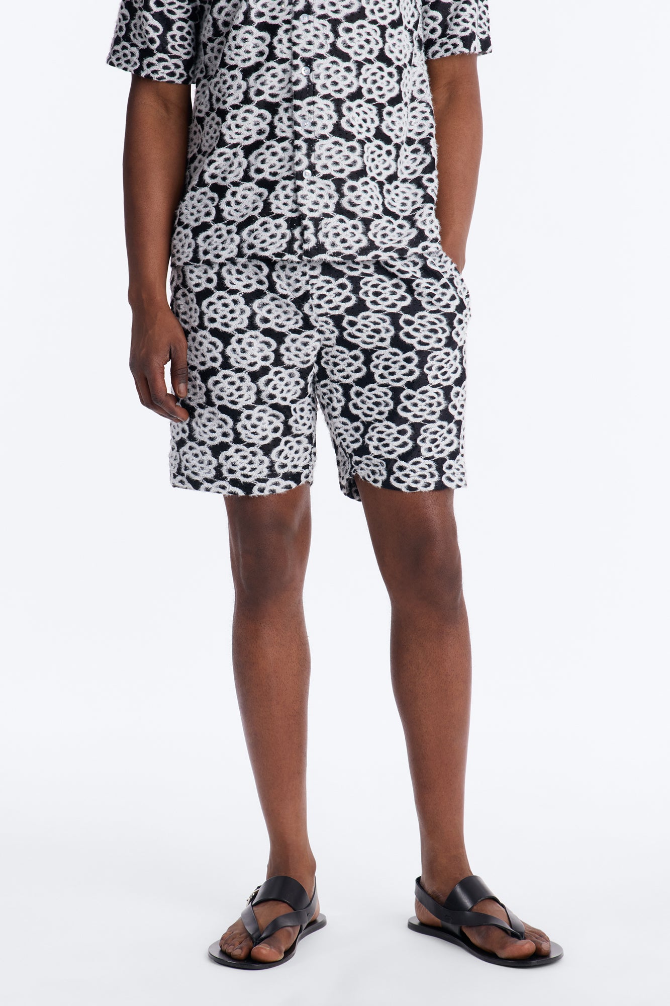 Snow Leopard Drift Relaxed Short - Black/White