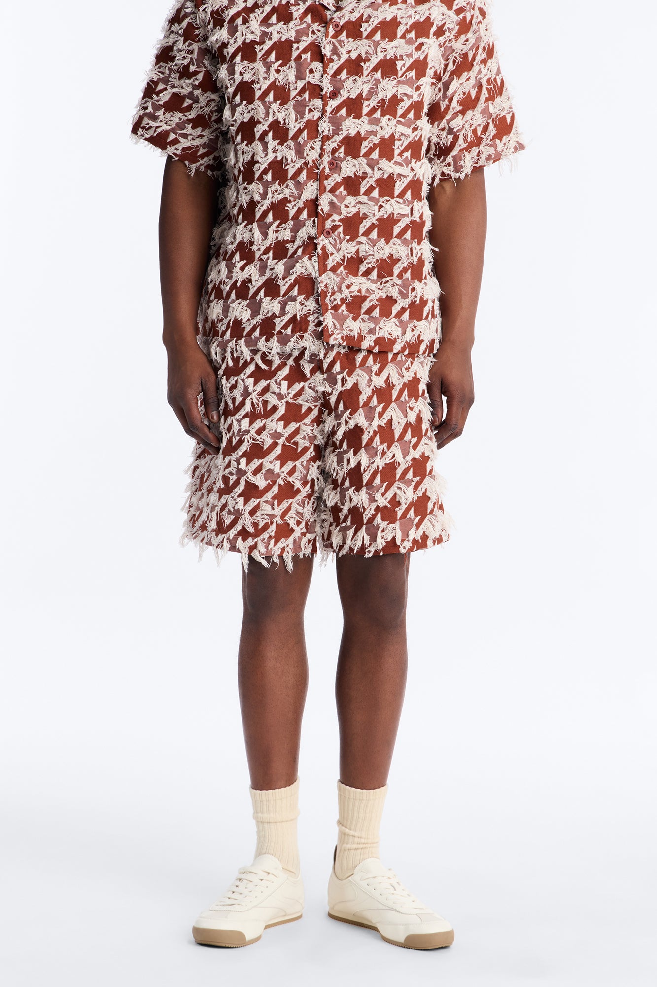 Relaxed Houndstooth Nomad Short - Brown