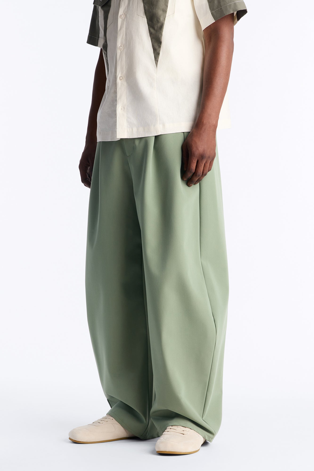 Barrel Bold Flow Trousers - Green
