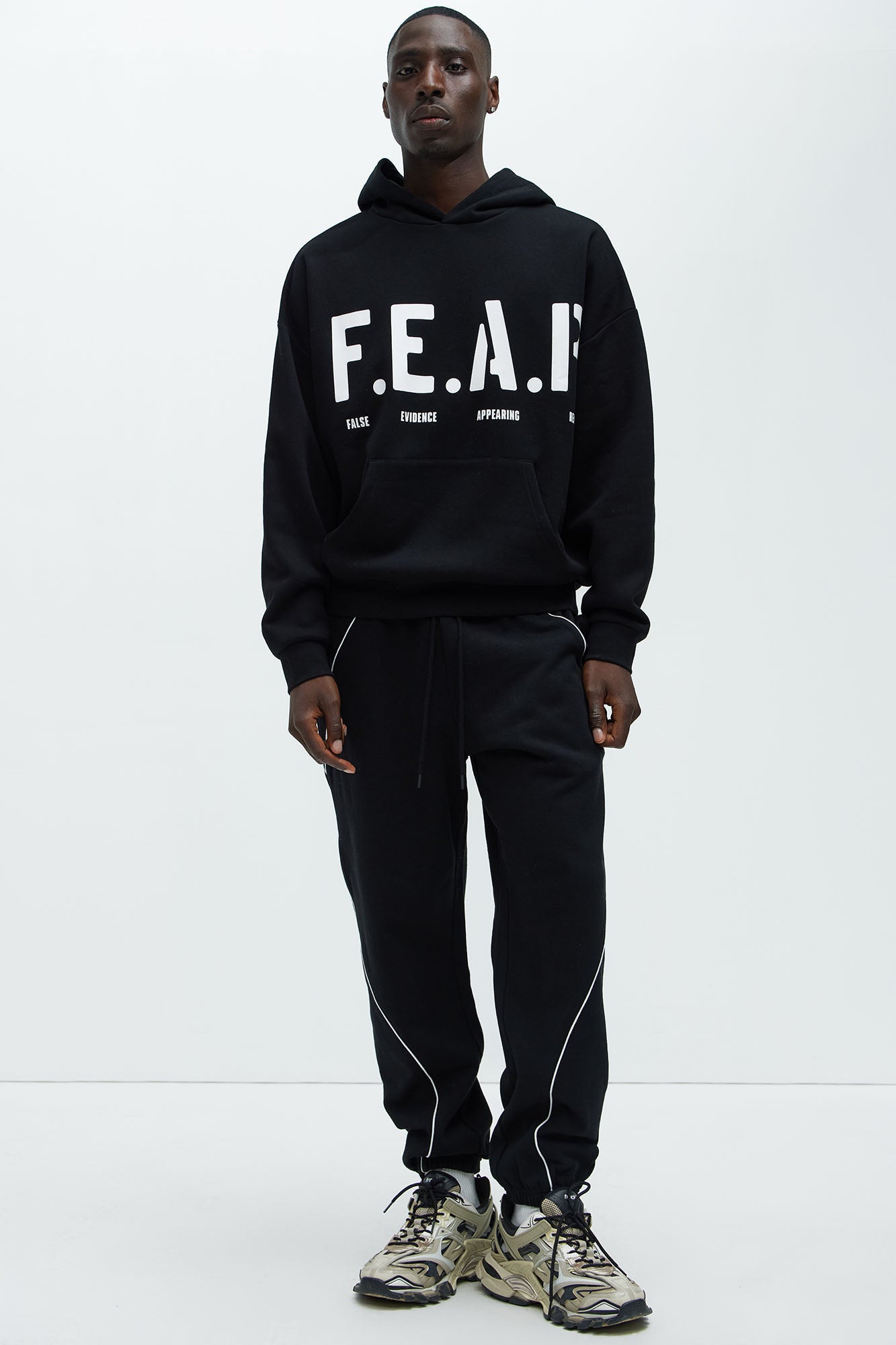 Tayson Piping Relaxed Jogger - Black