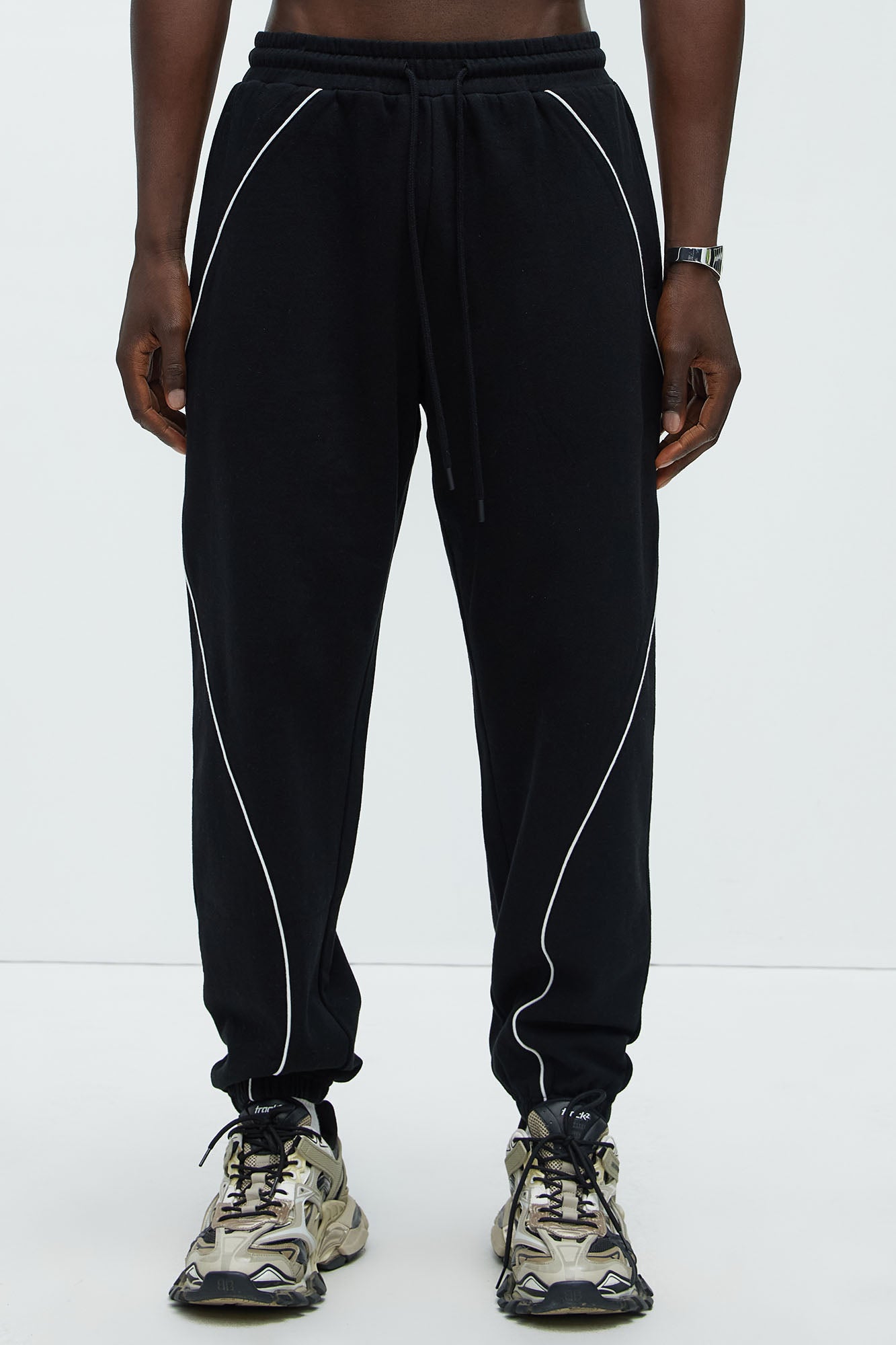 Tayson Piping Relaxed Jogger - Black