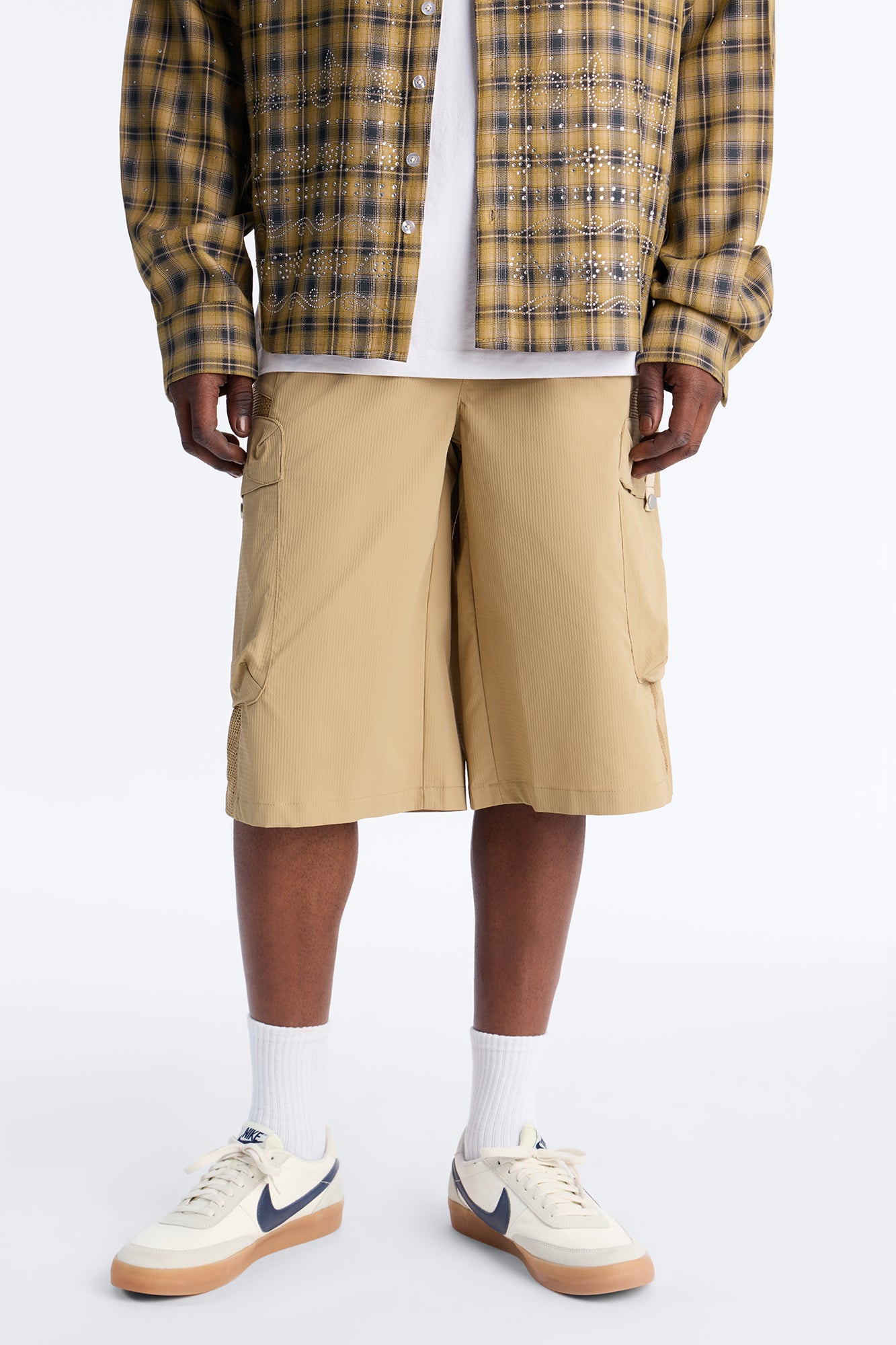 Relaxed Thirty Degree Mesh Outlay Tech Short - Tan