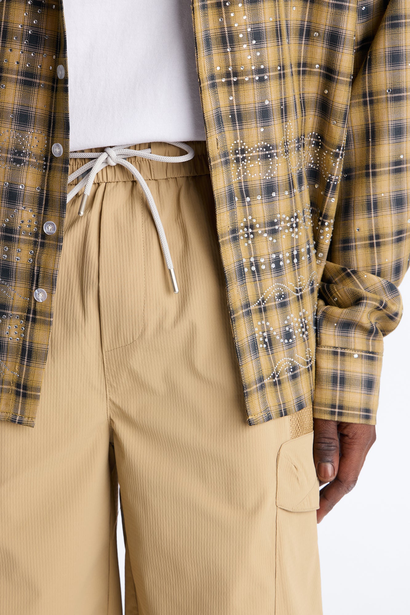 Relaxed Thirty Degree Mesh Outlay Tech Short - Tan