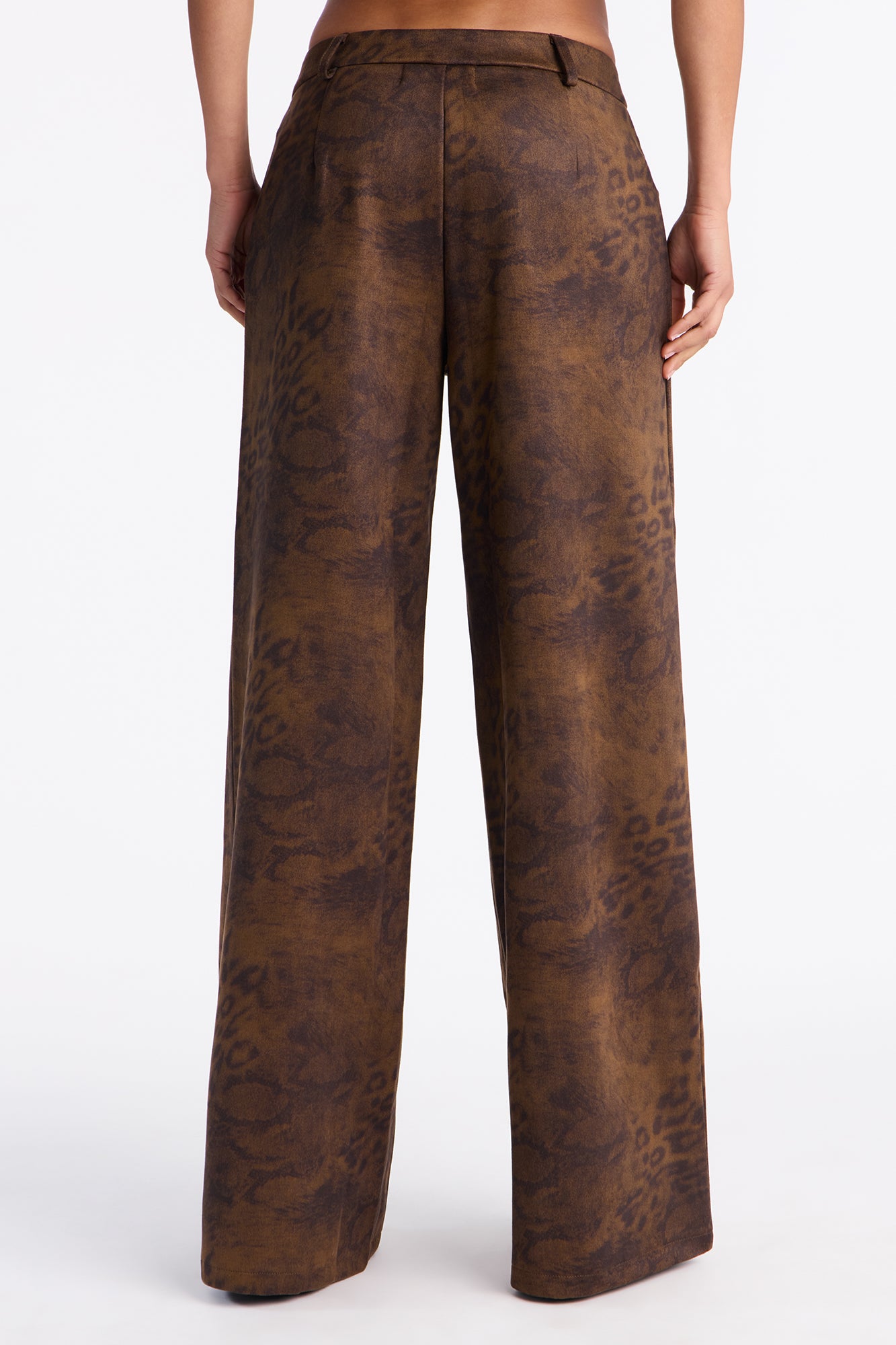 Smooth Talkin' Leopard Faux Suede Pant 33″ - Brown/combo