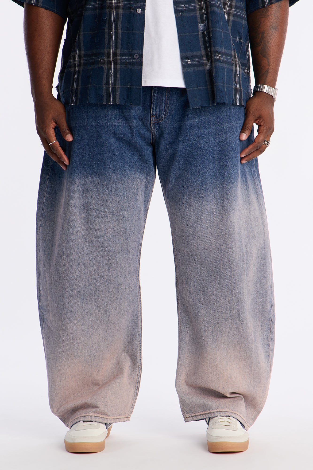 Barrel Into Me Ombre Jean - Medium Blue Wash