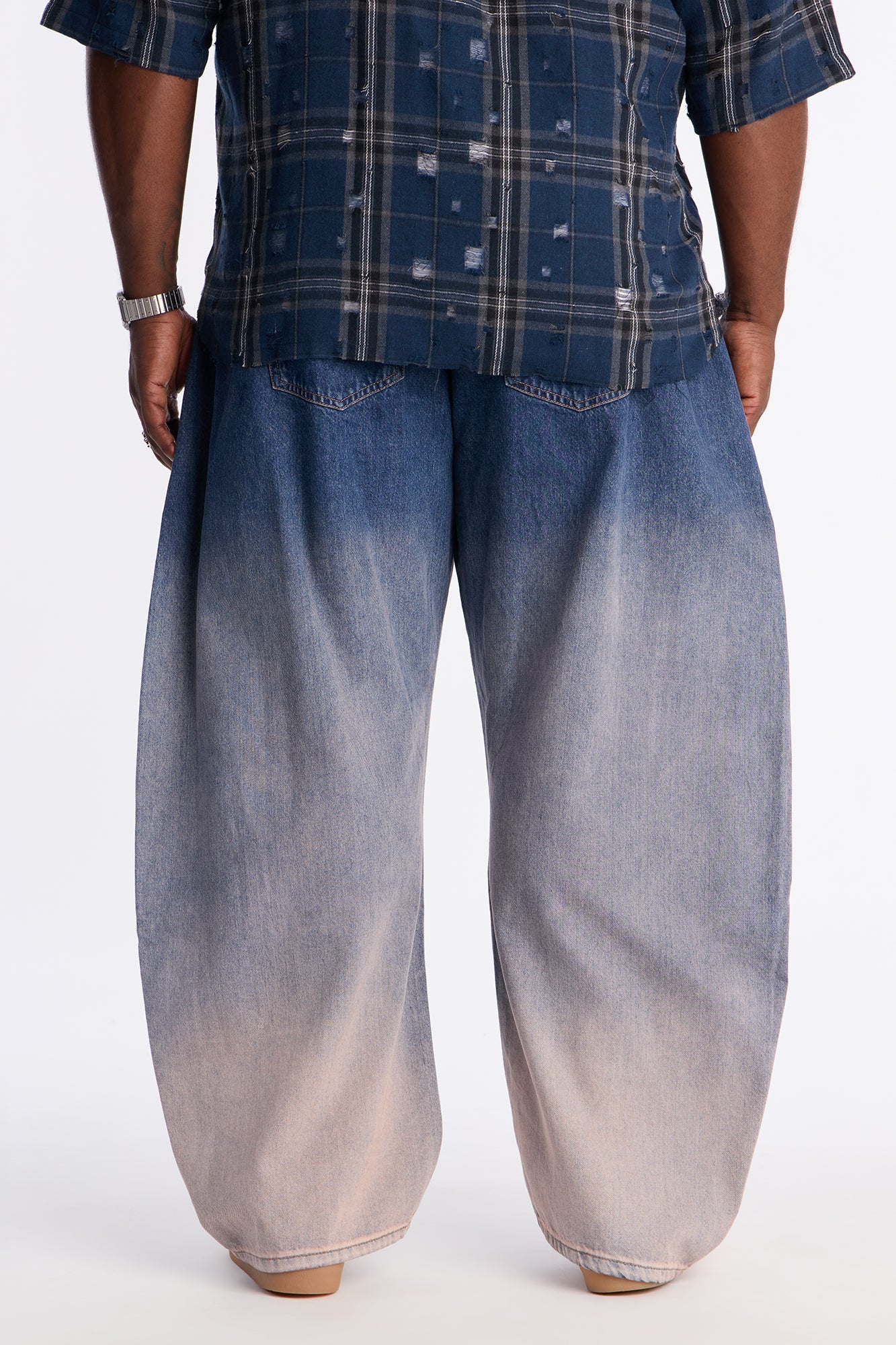 Barrel Into Me Ombre Jean - Medium Blue Wash