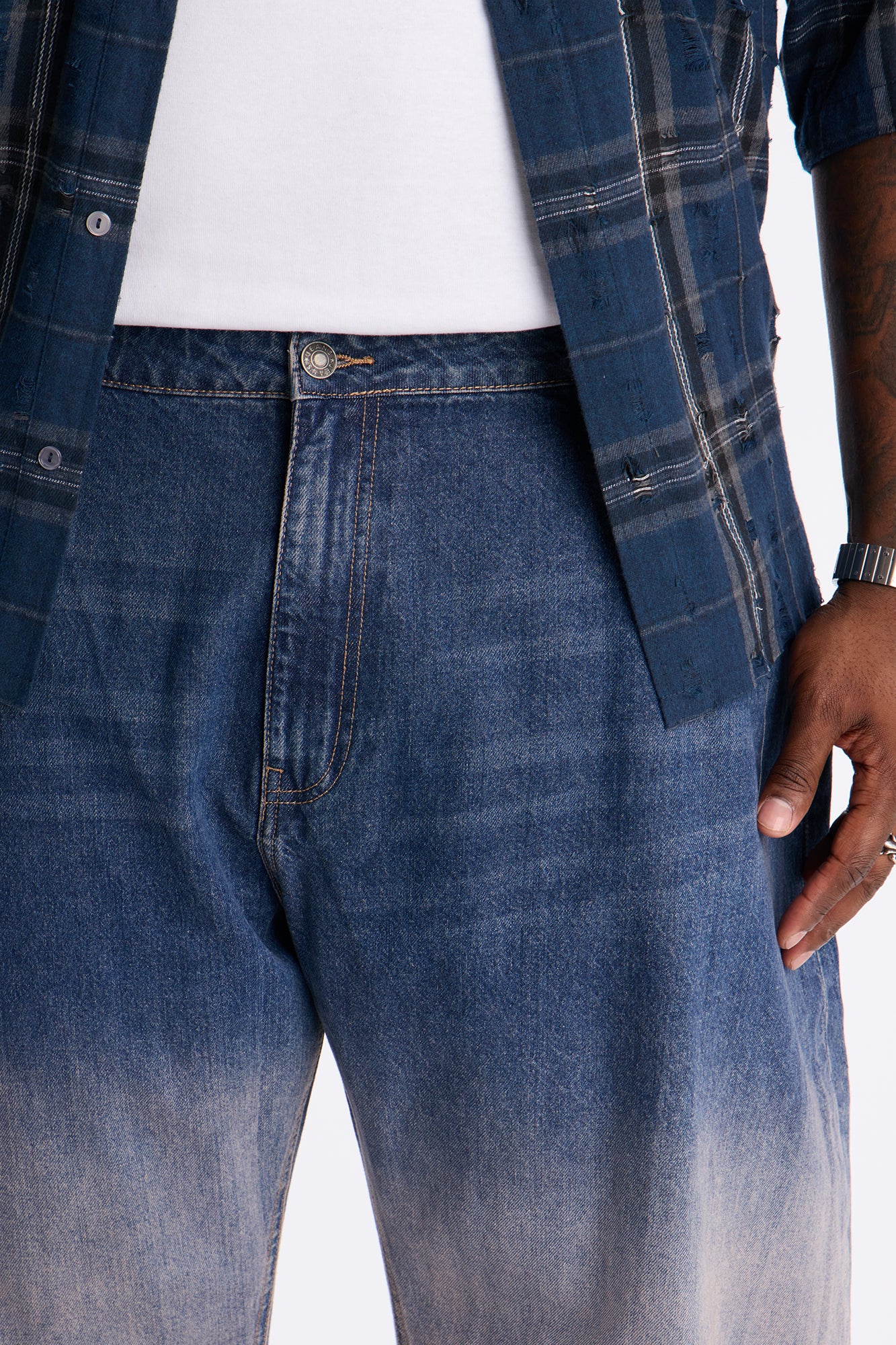 Barrel Into Me Ombre Jean - Medium Blue Wash