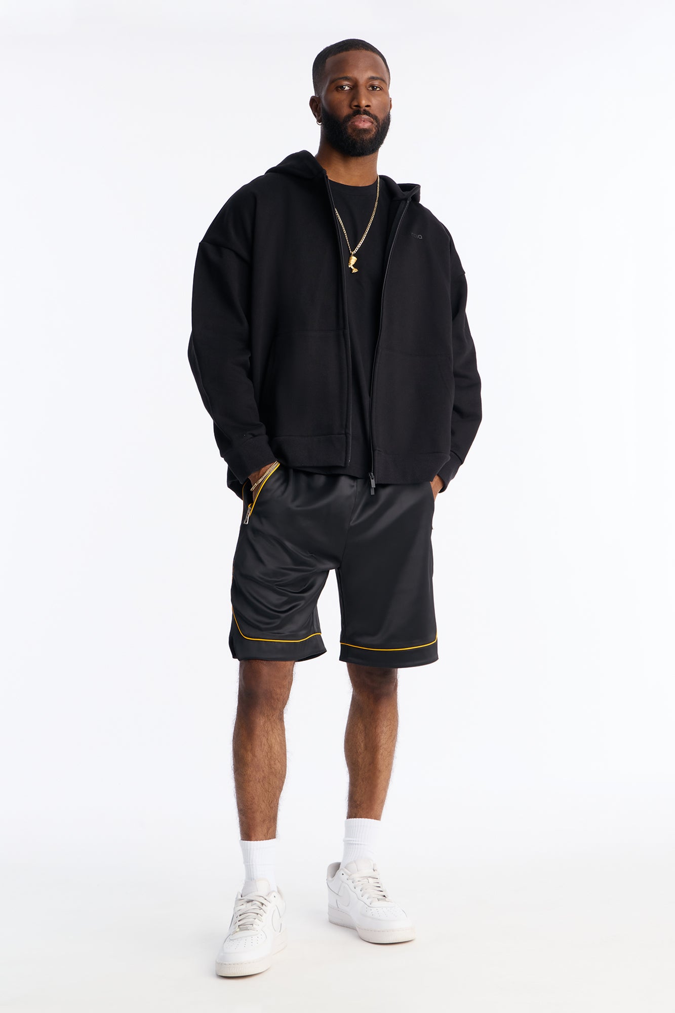 Slant Pocket Gloss Short - Black