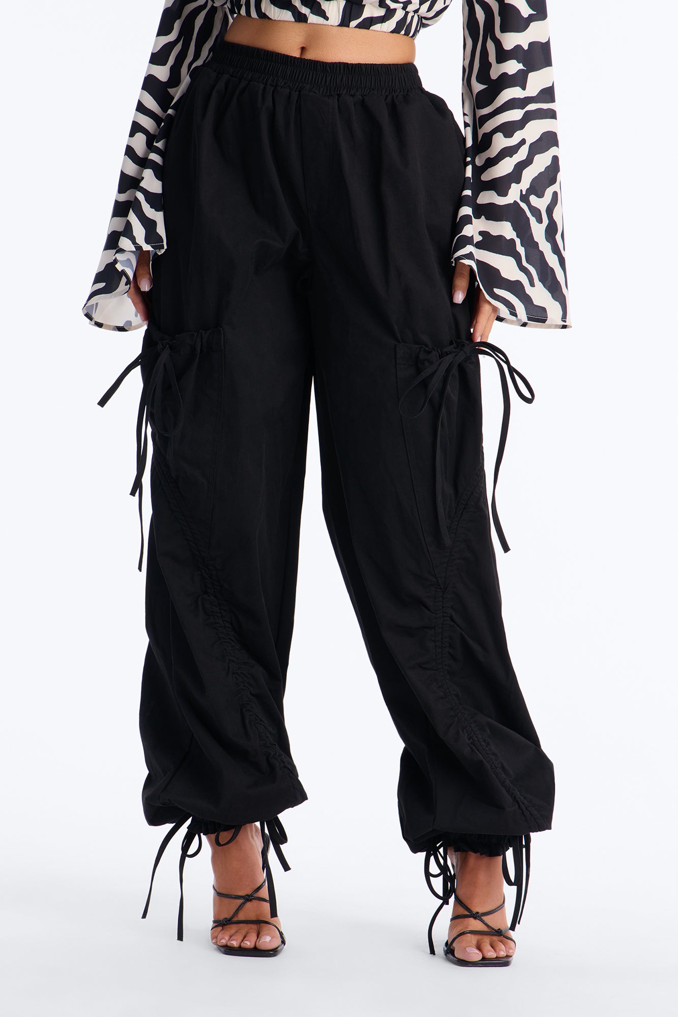 Gemma Low Rise Ruched Jogger Cargo Pant 30″ - Black
