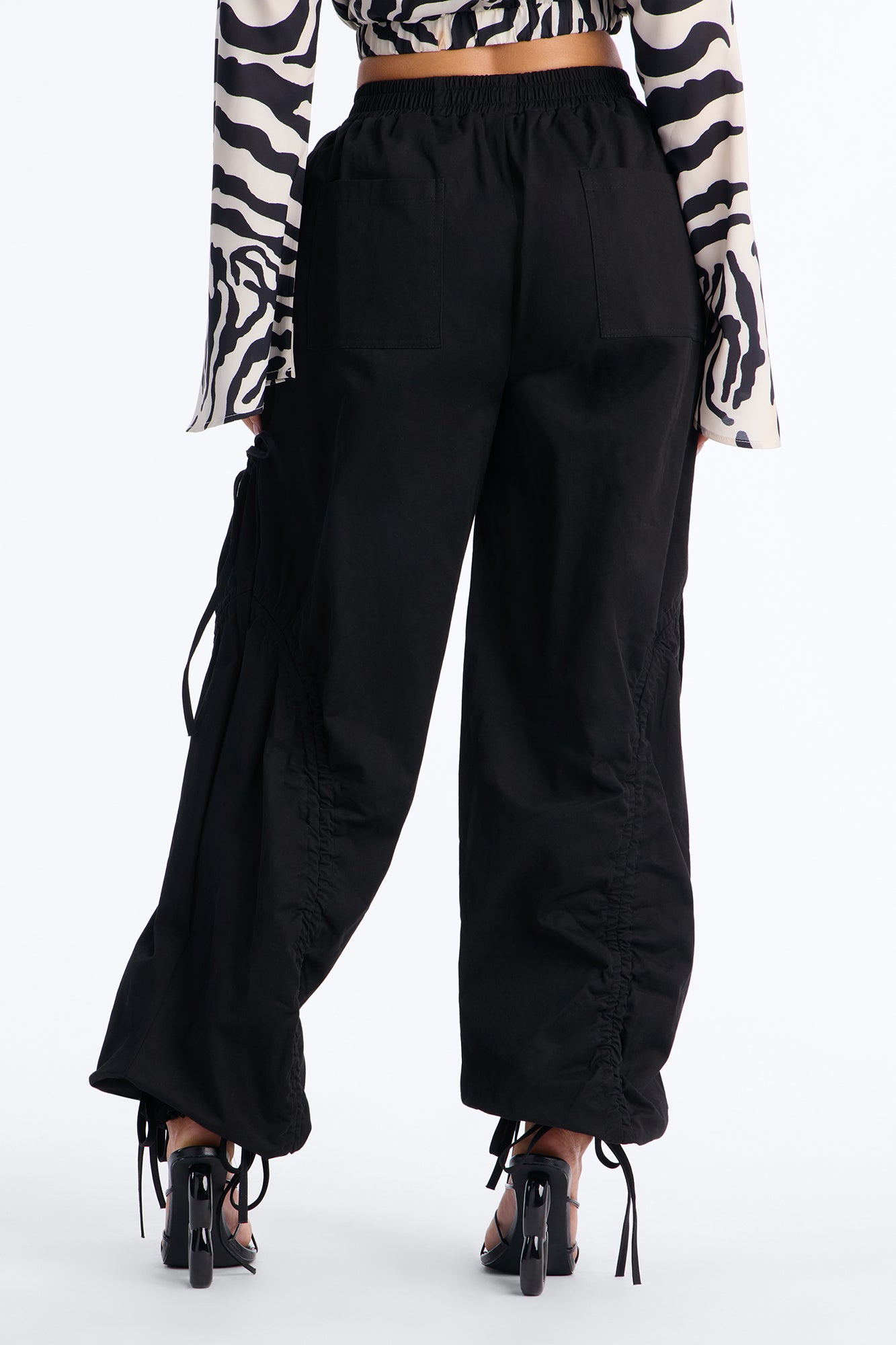 Gemma Low Rise Ruched Jogger Cargo Pant 30″ - Black