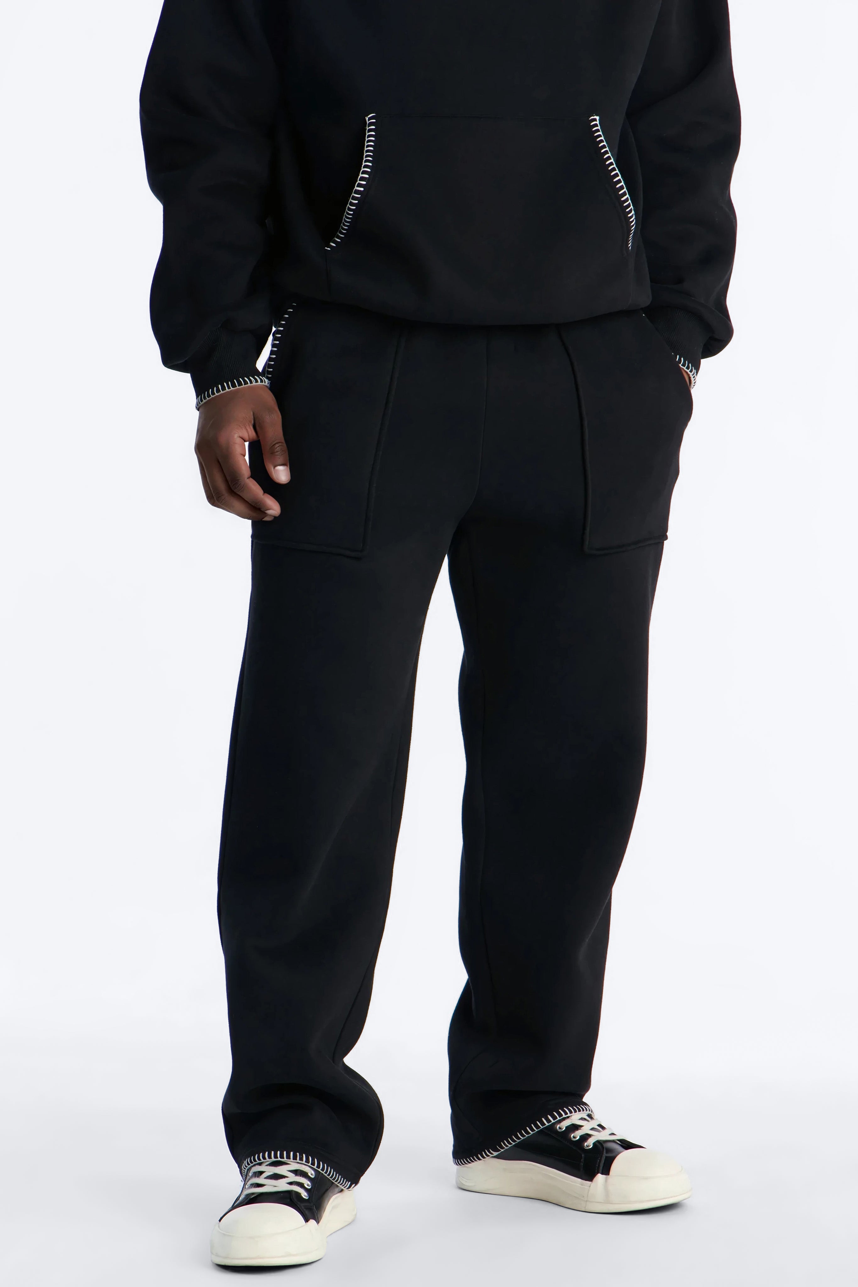 Straight Contrast Blanket Stitch Sweatpants - Black