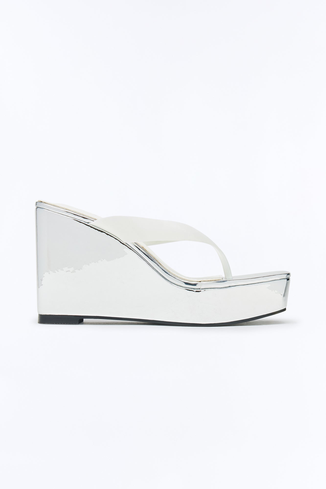 Kynn Patent Platform Thong Wedges - White