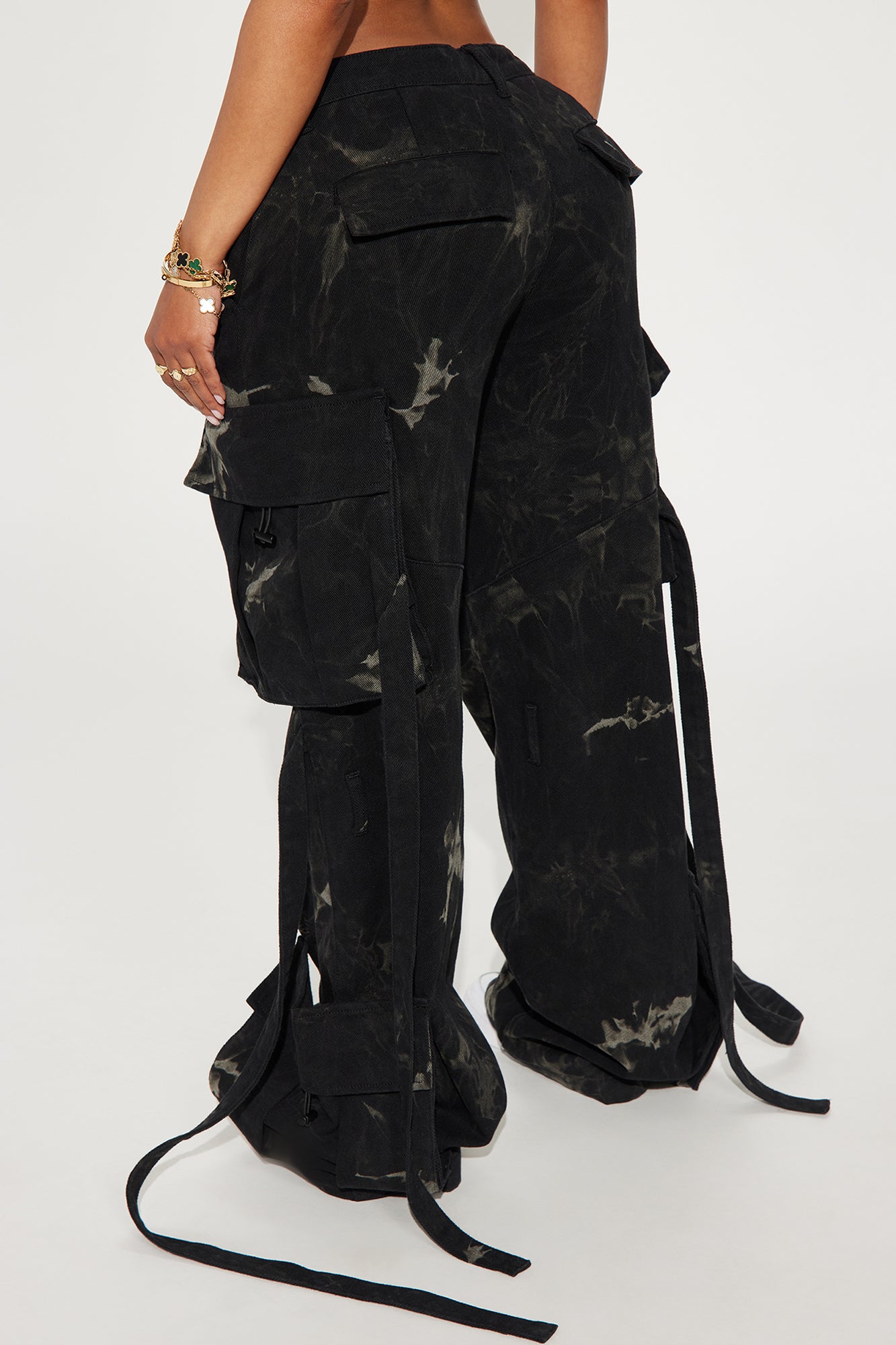 Level You Up Mineral Wash Cargo Pant - Black/combo