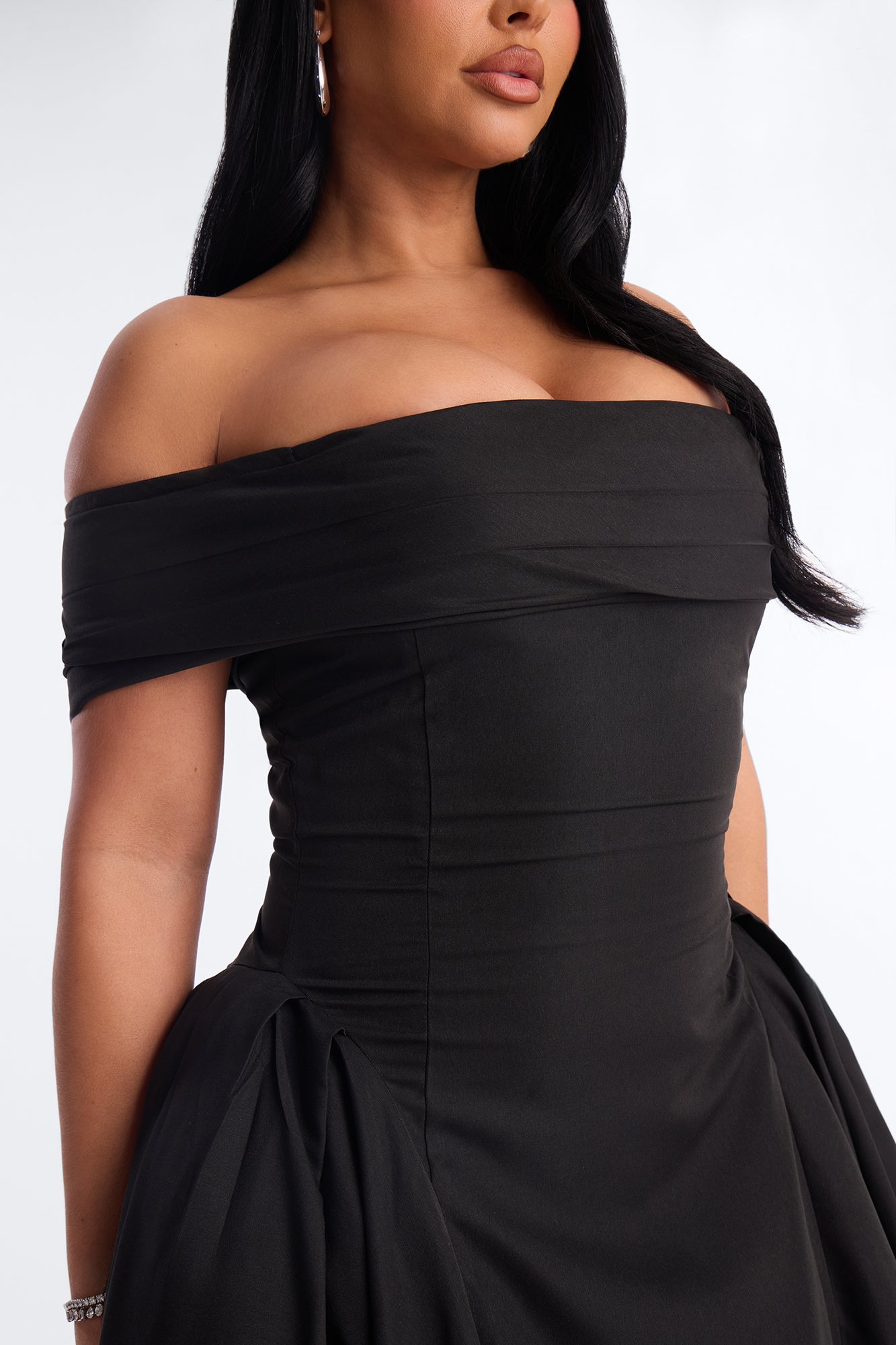 Chelsea Off Shoulder Pleated Midi Dress - Black