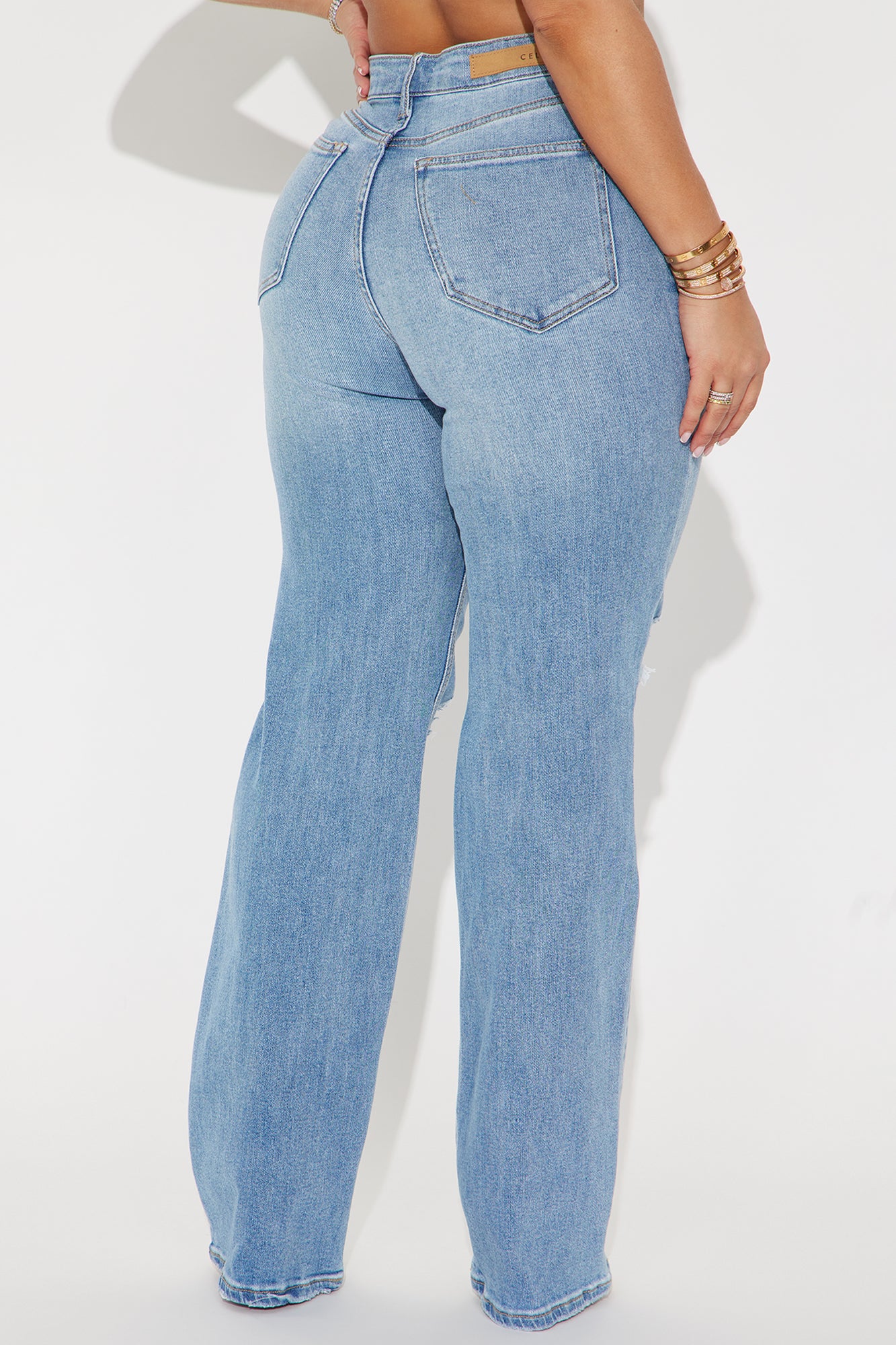 Iconic Crossover Straight Leg Jeans - Light Wash