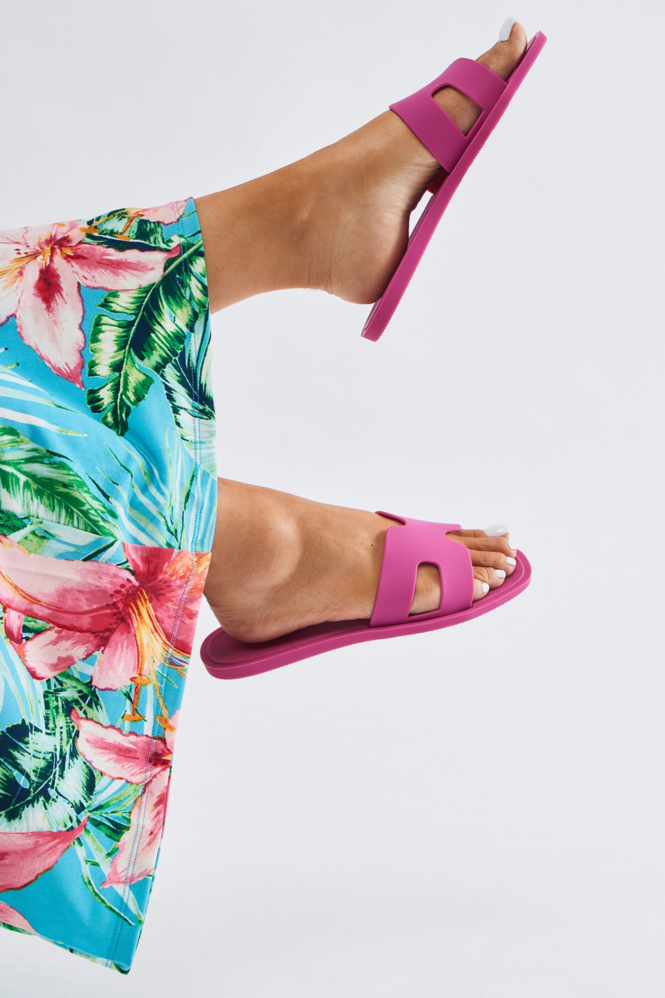 Jackie Flat Sandals - Fuchsia