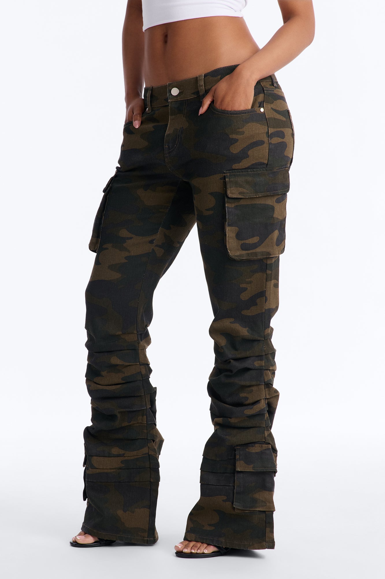 Eliza Low Rise Camo Flare Cargo Pant 33″ - Camouflage