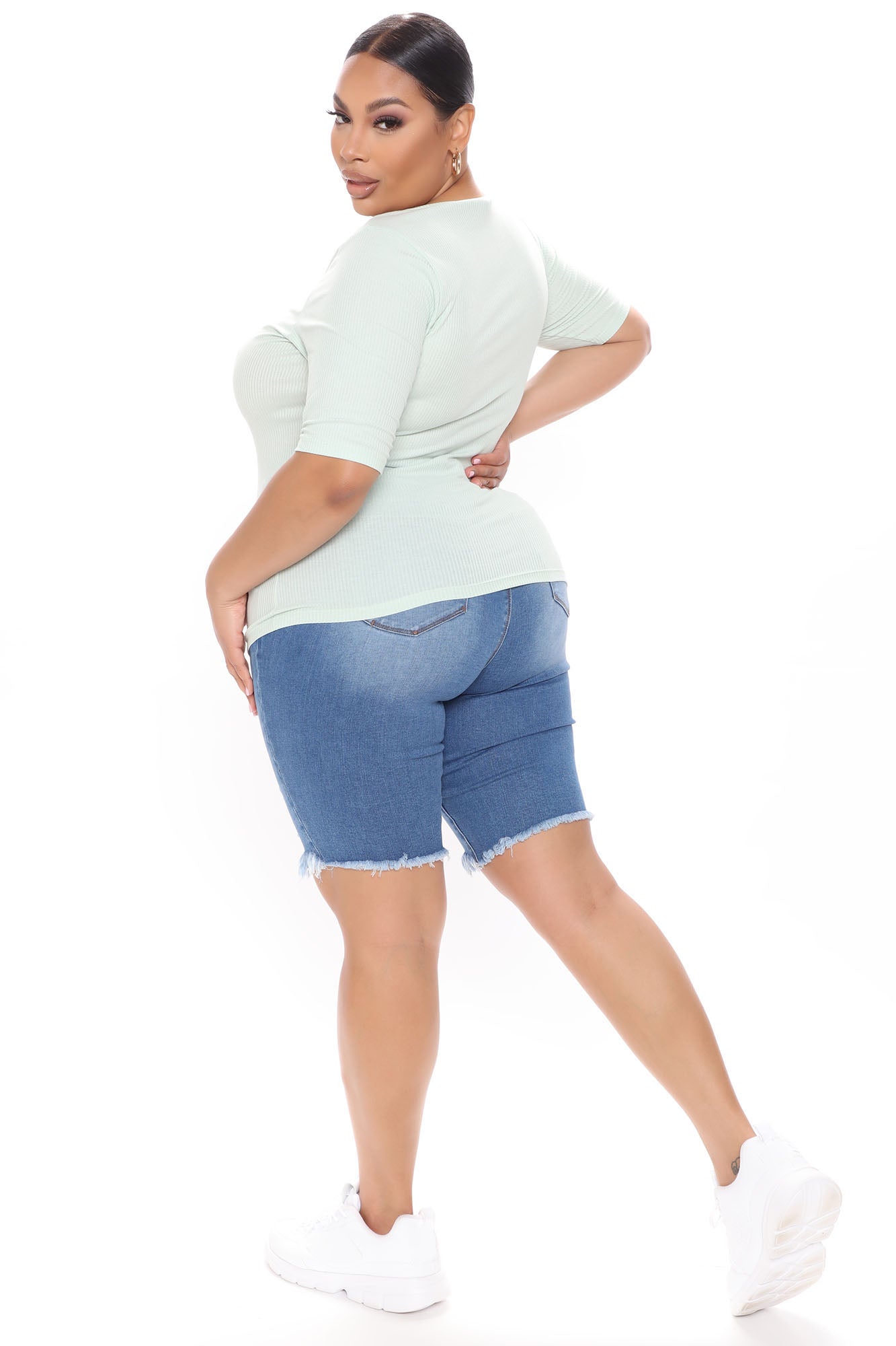Corinna Booty Lifting Denim Bermudas - Medium Blue Wash