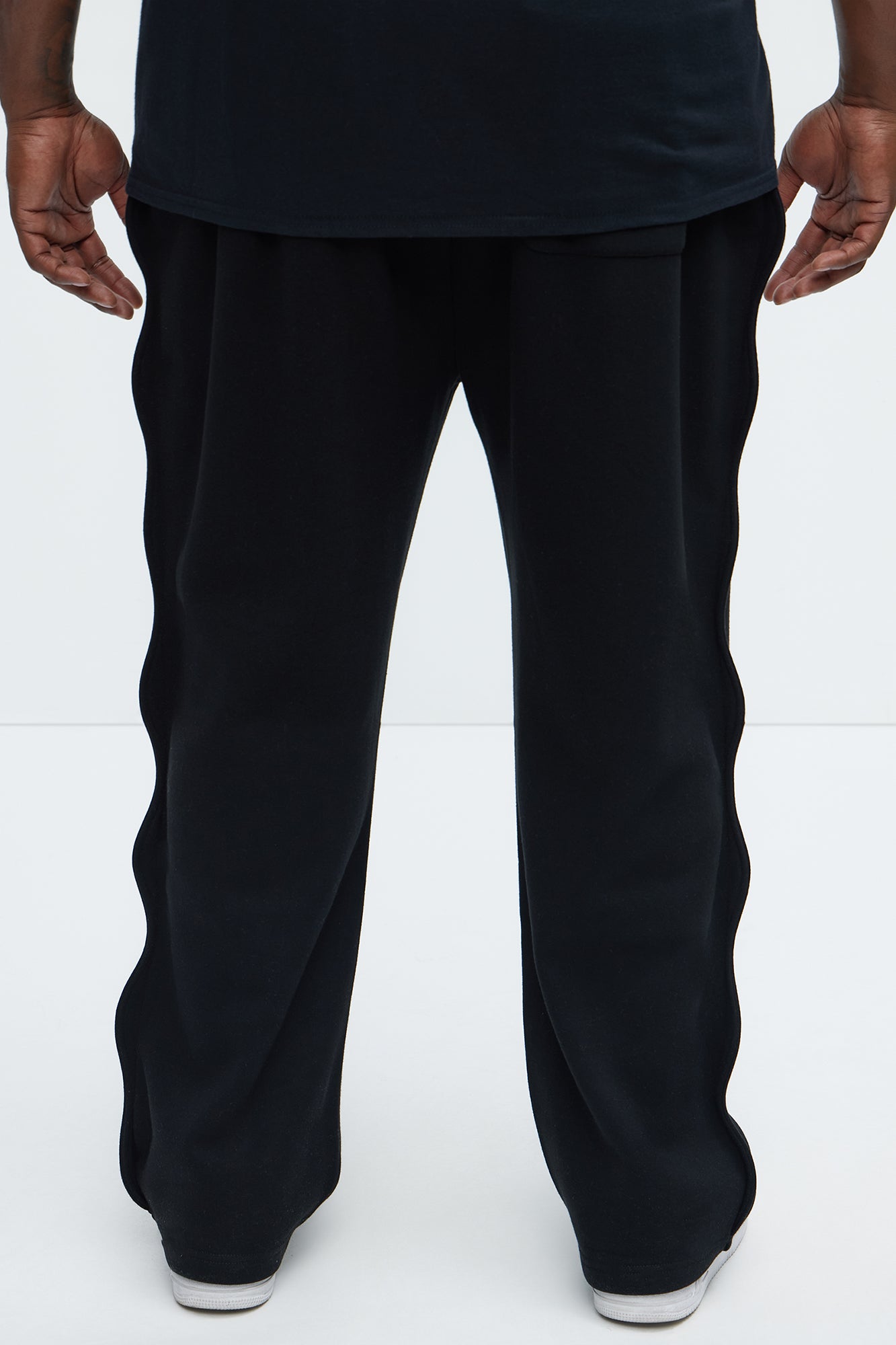 Tayson Wavy Straight Sweatpants - Black