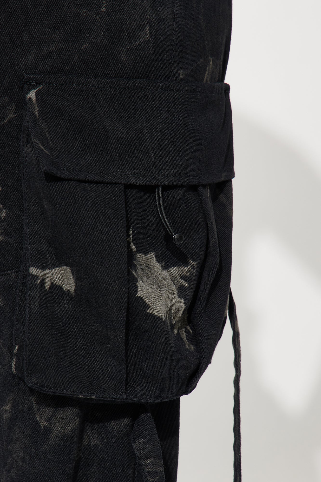 Level You Up Mineral Wash Cargo Pant - Black/combo