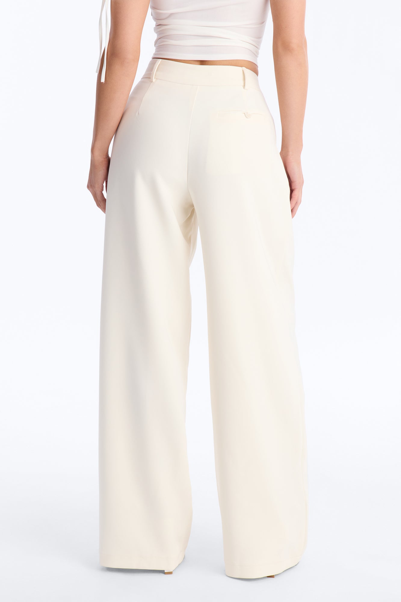 Read The Room Pleated Wide Leg Trousers 33″ - Ivory