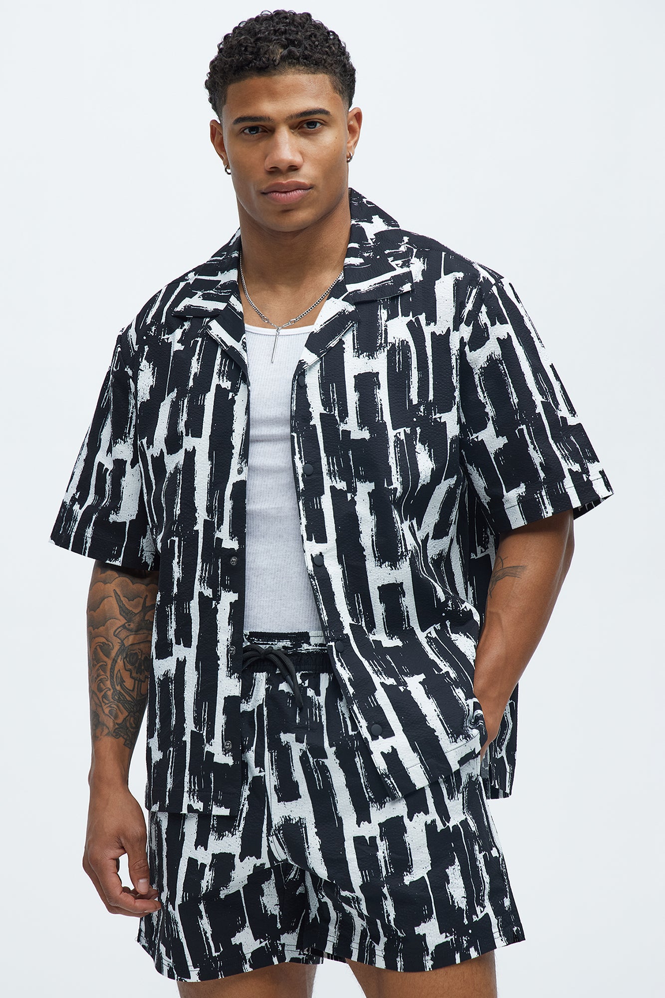 Seersucker Printed Short Sleeve Cuban Collar Shirt - Black/combo